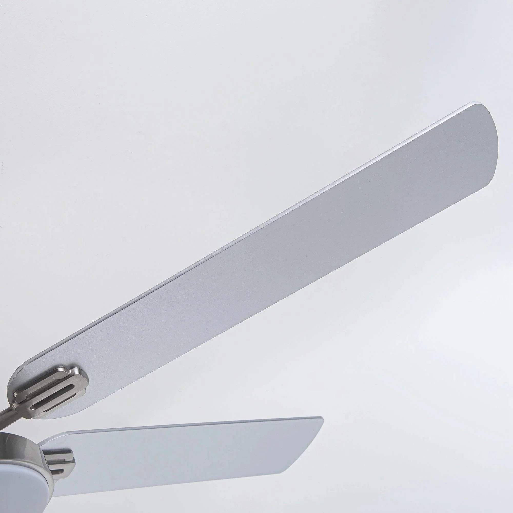 Parrot Uncle 60-Inch Lucknow Modern Ceiling Fan with Lighting and Remote Control (F8253110V) - Image 13
