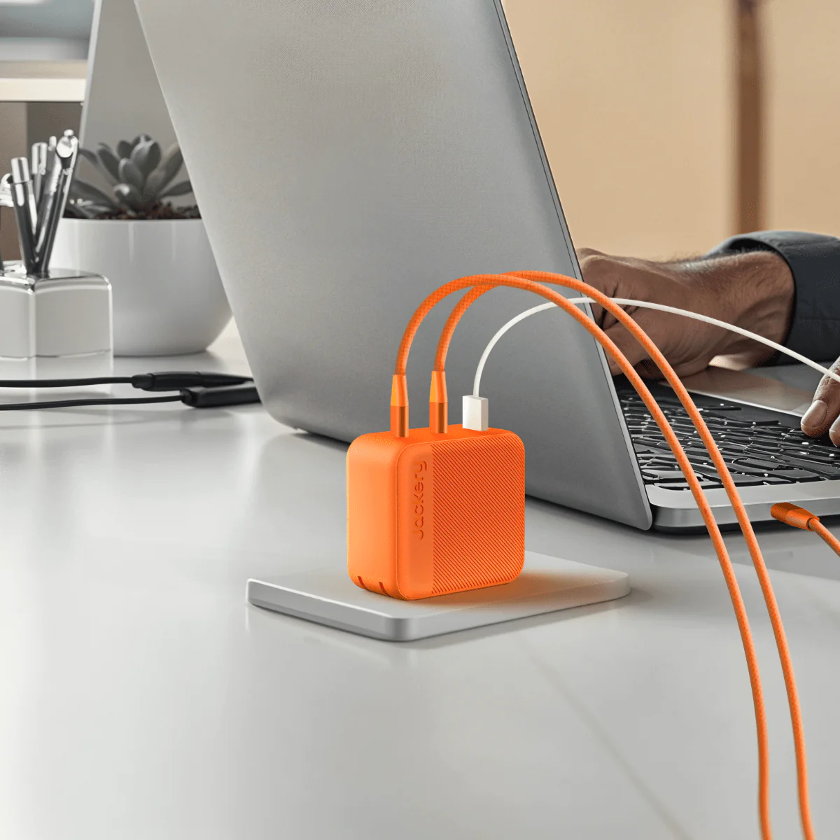 Jackery 102W GaN 3-Port Fast Charger, Dual 100W USB-C & 18W USB-A Ports, Quick Charging with PD3.0, PPS, QC4.0, Compatible with Jackery Explorer 100Plus/240v2/300Plus - Image 4