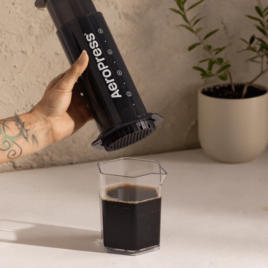 AeroPress Coffee Maker Original XL, 3-in-1 Brewing with 20 oz Carafe (XL001) - Image 5