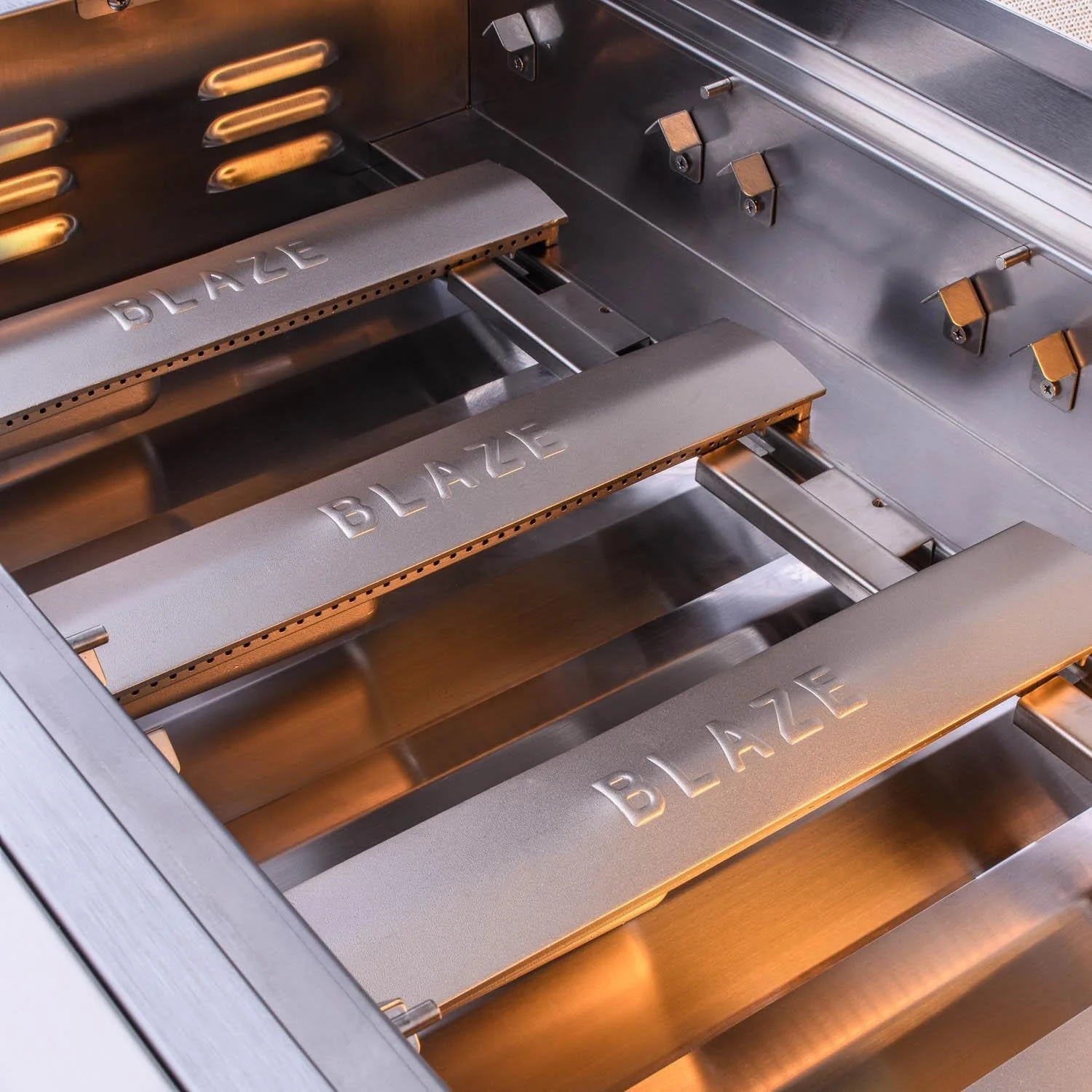 Blaze Grill Package - Premium LTE 32-Inch 4-Burner Built-In Liquid Propane Grill and Double Side Burner in Stainless Steel - Image 12
