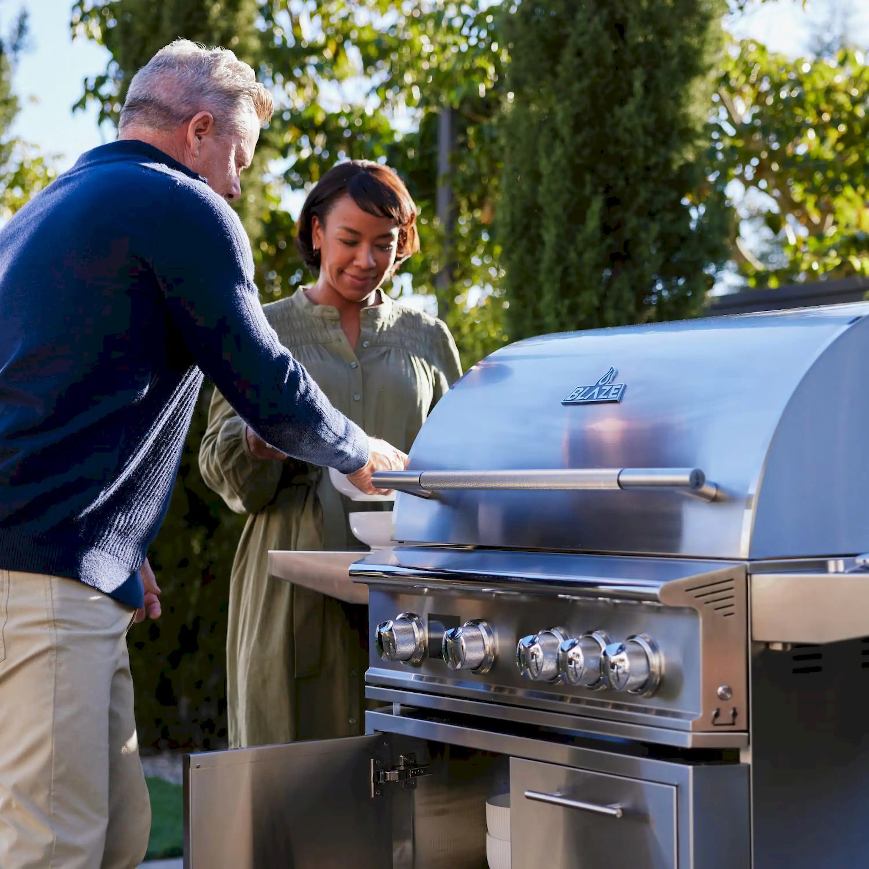 Blaze LTE PRO 32-Inch 4-Burner Natural Gas Freestanding Grill with Digital Temperature Screen and Rear Infrared Burner (AP2-4LTEPRO-NG) - Image 4