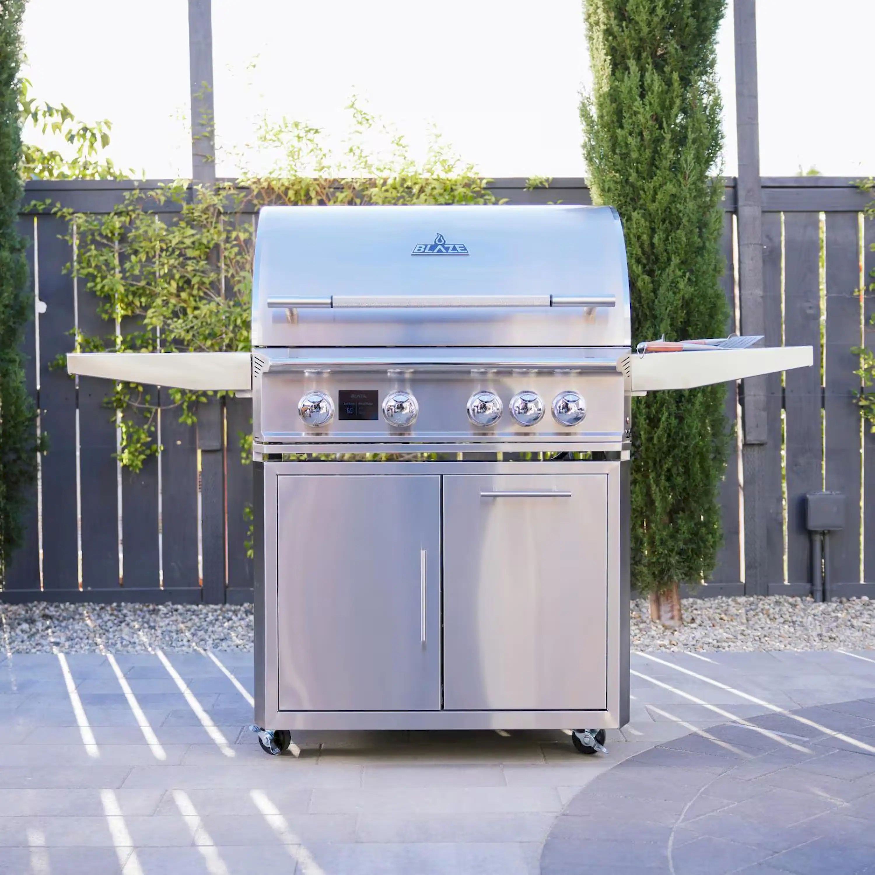 Blaze LTE PRO 32-Inch 4-Burner Propane Gas Freestanding Grill in Stainless Steel - Image 3