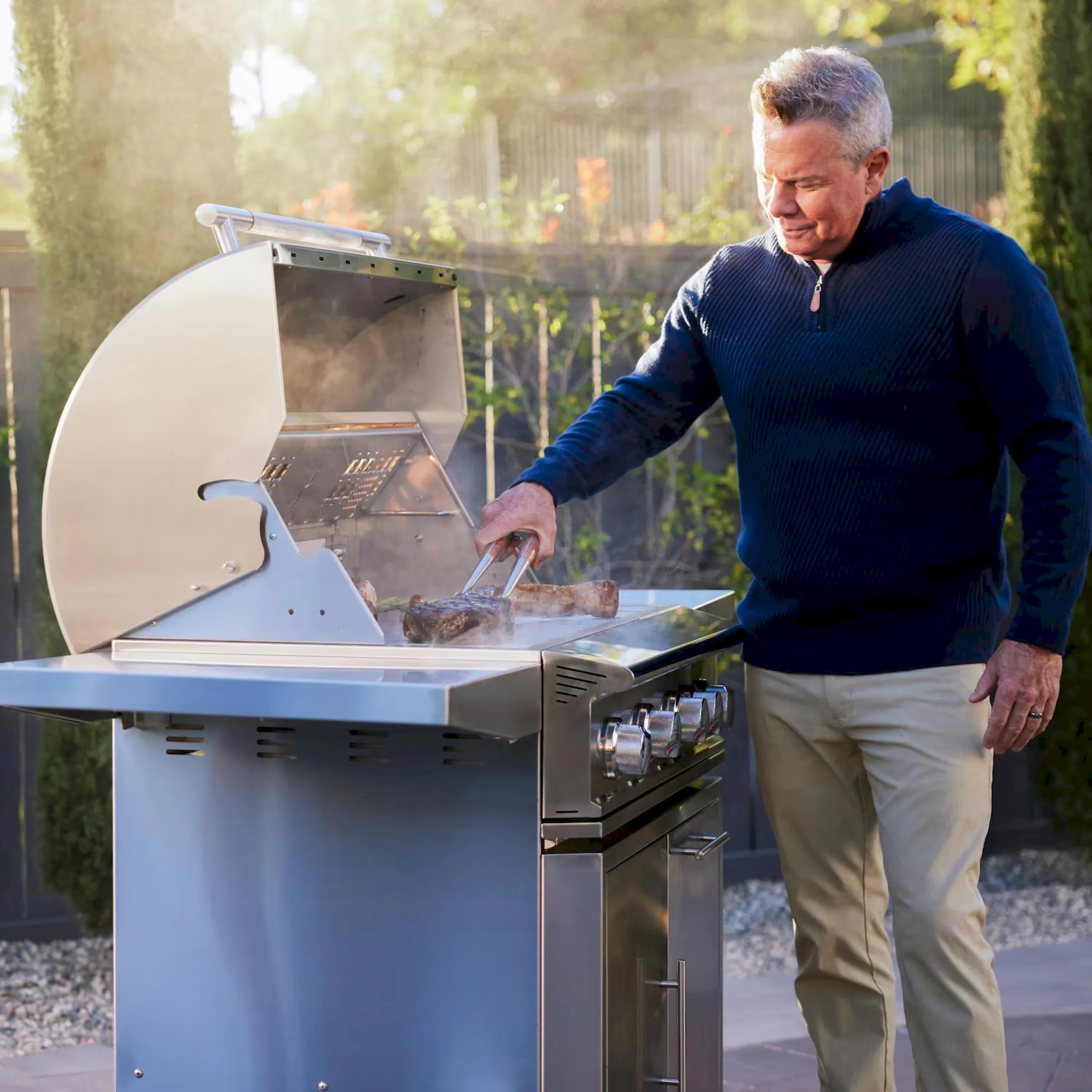 Blaze LTE PRO 32-Inch 4-Burner Propane Gas Freestanding Grill in Stainless Steel - Image 4
