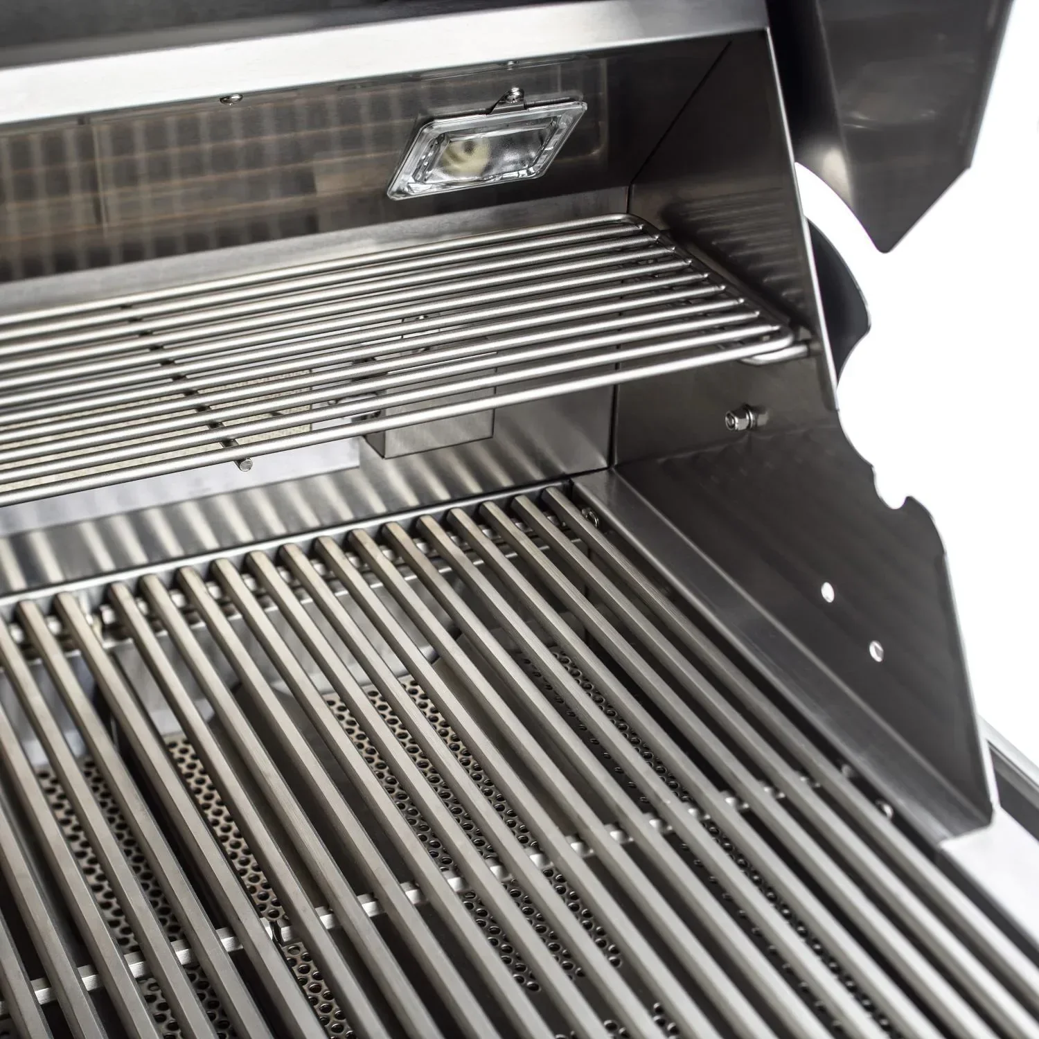 Blaze LTE+ 32-Inch 4-Burner Natural Gas Freestanding Grill With Rear Infrared Burner and Lift-Assist Hood (AP2-BLZ-4LTE3MG-NG) - Image 10