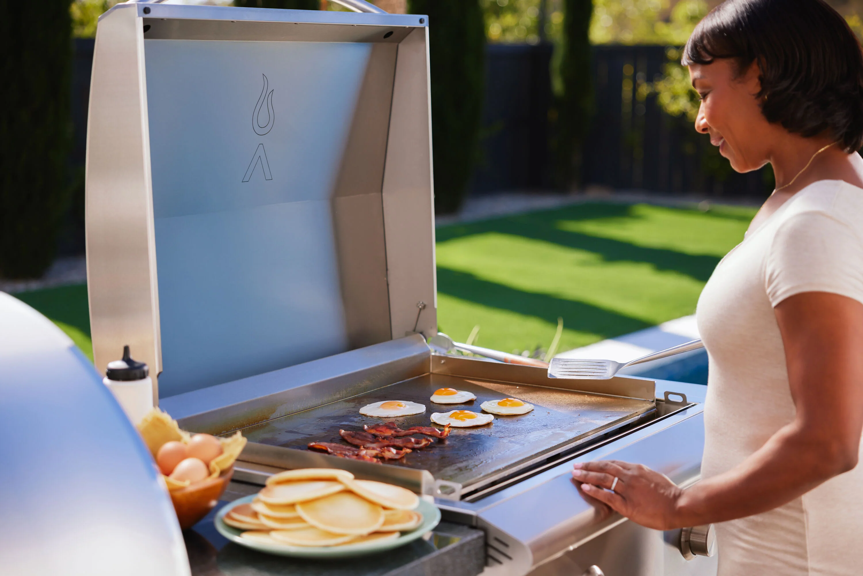 Blaze LTE+ 30-Inch Built-in Propane Gas Griddle with Lift-Assist Hood (BLZ-GRIDDLE-LTE3-LP) - Image 5