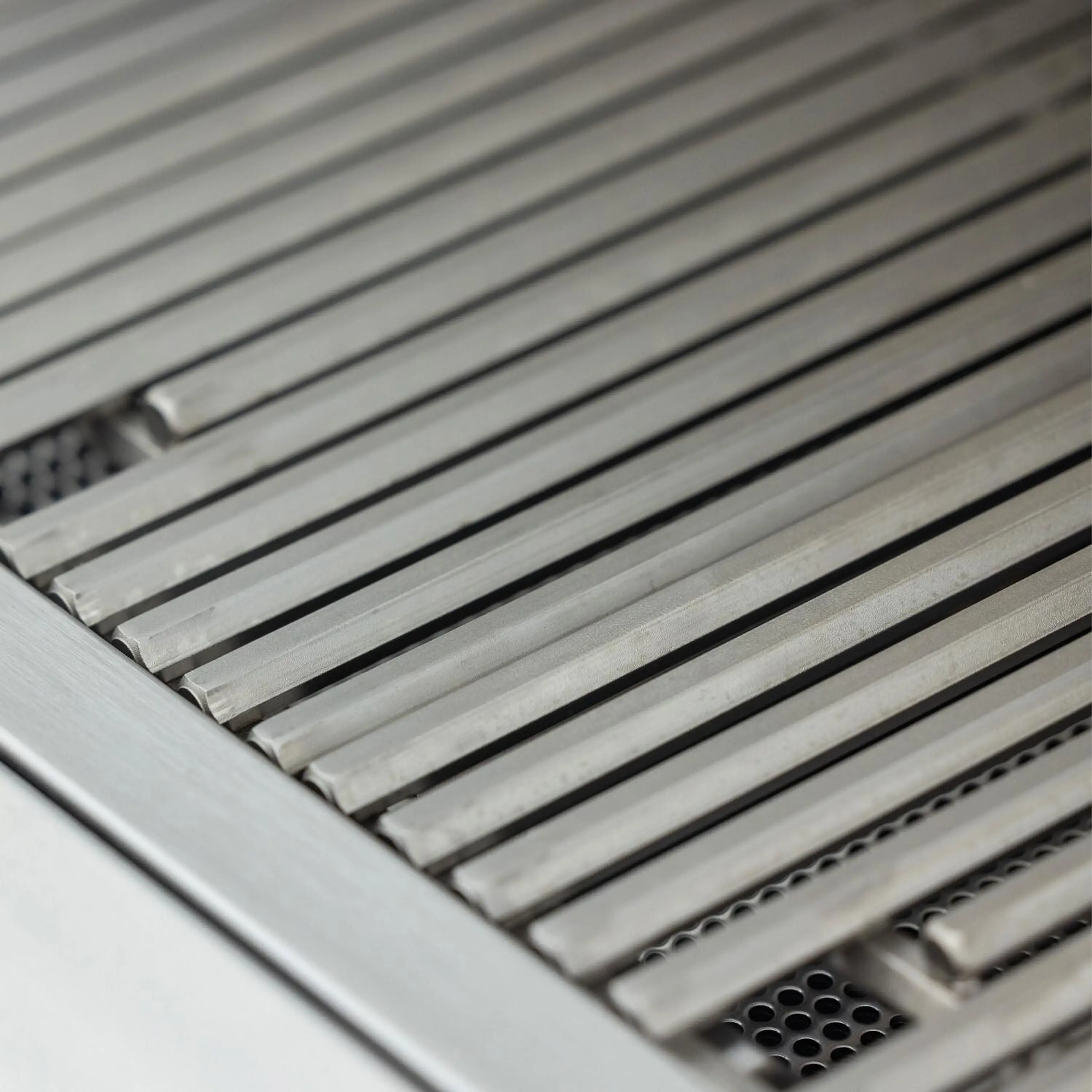 Blaze LTE PRO 32-Inch 4 Burner Built-in Natural Gas Grill with Digital Temperature Screen & Rear Infrared Burner (BLZ-4LTEPRO-NG) - Image 12