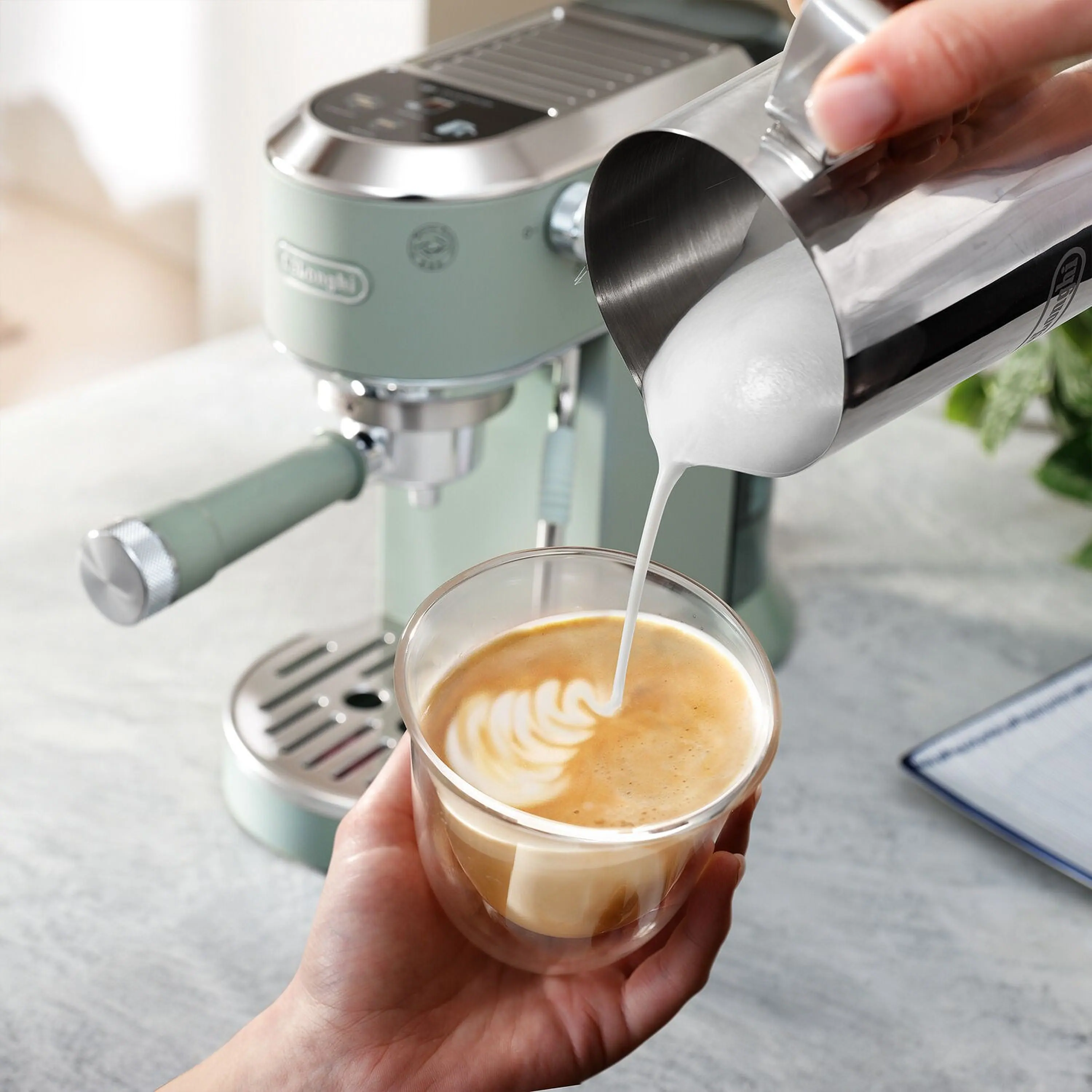De'Longhi Dedica Duo Pump Espresso Machine with Cold Brew, Frothing Wand in Green (EC890GR) - Image 6