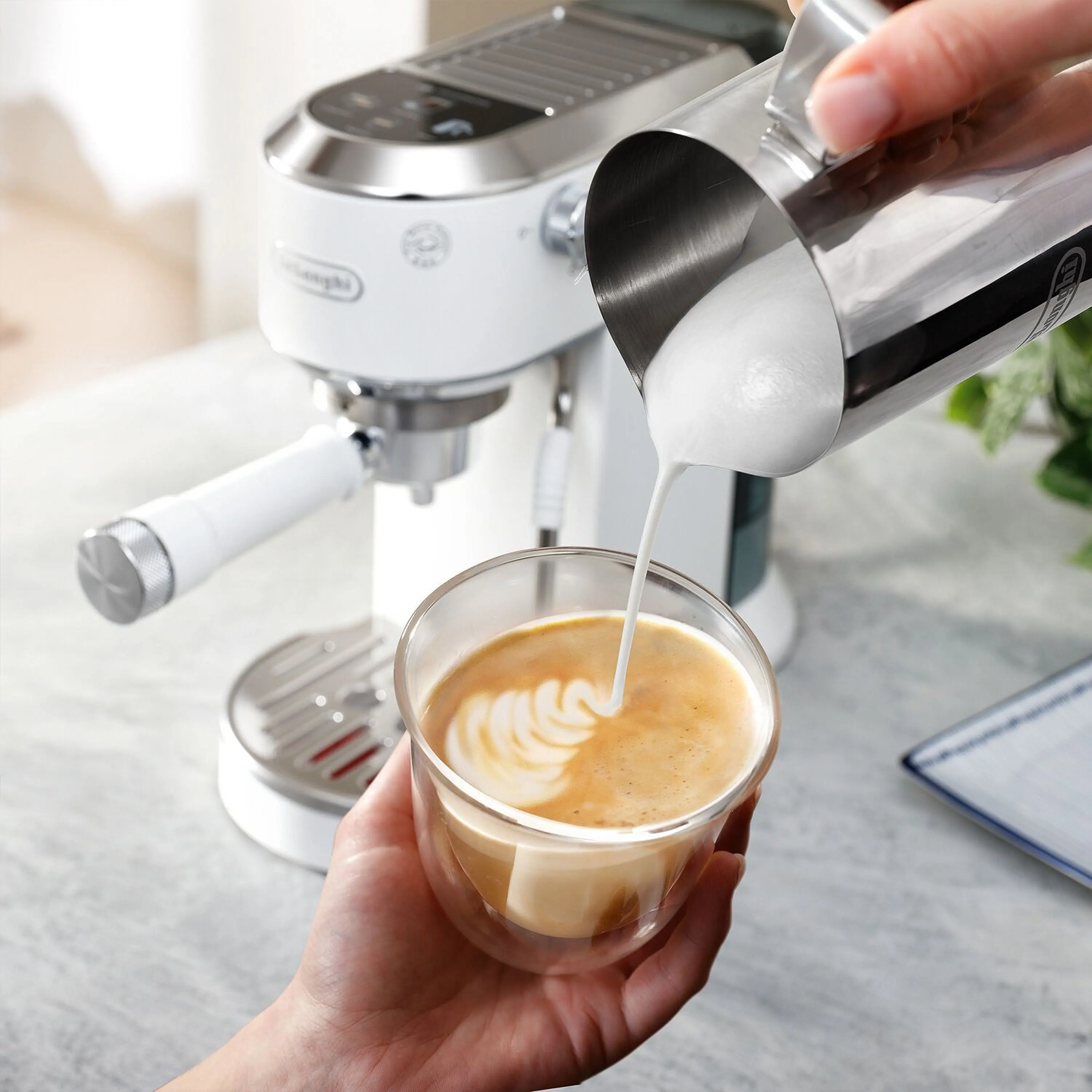 De'Longhi Dedica Duo Pump Espresso Machine with Cold Brew, Frothing Wand in Vanilla (EC890WI) - Image 23
