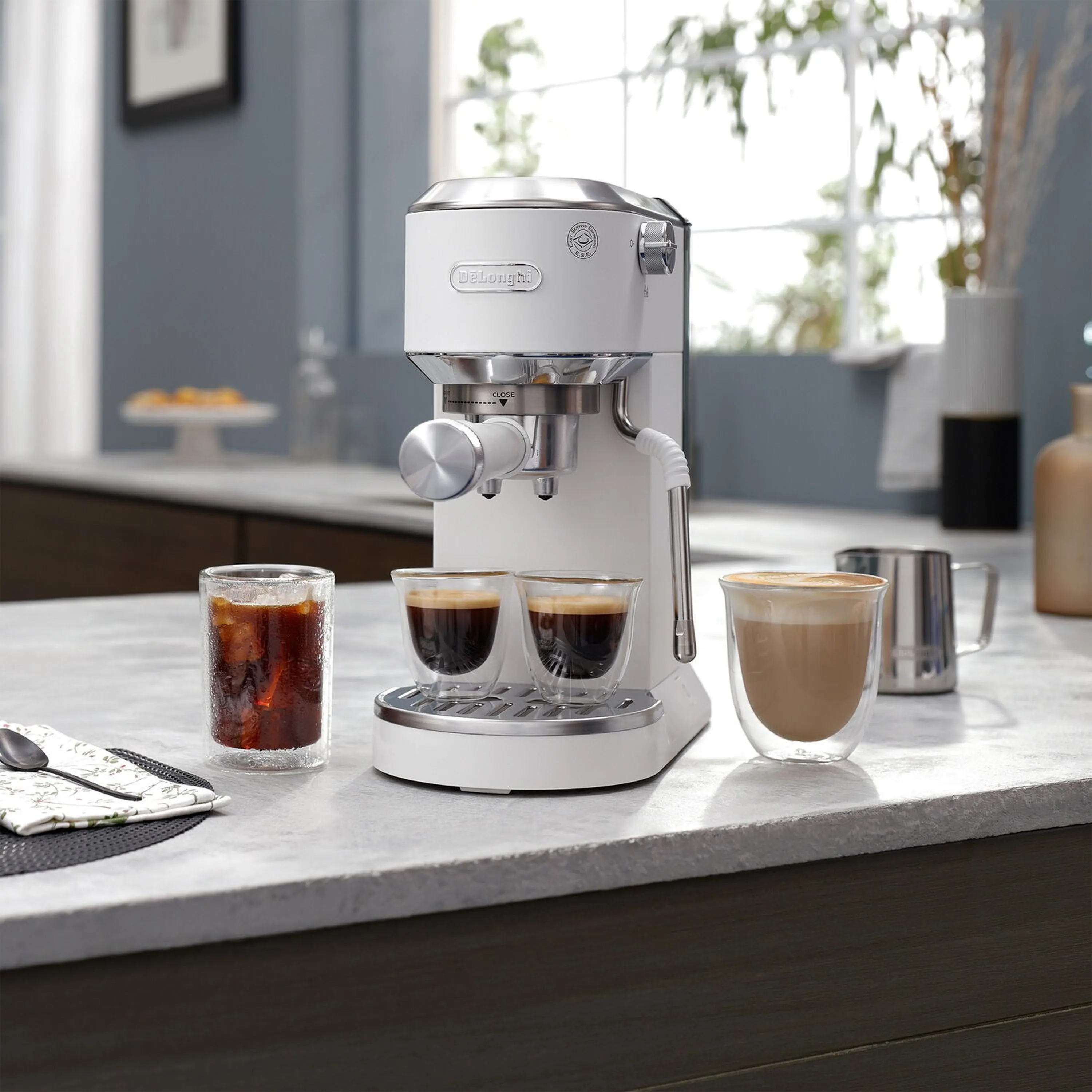 De'Longhi Dedica Duo Pump Espresso Machine with Cold Brew, Frothing Wand in Vanilla (EC890WI) - Image 3