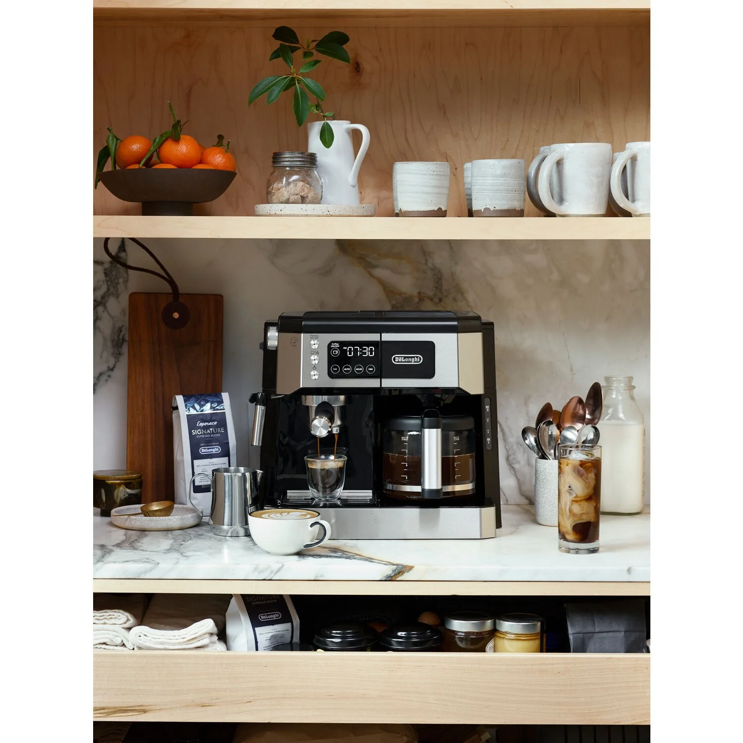 De'Longhi Digital Combination Espresso & Drip Coffee Machine with Manual Steam Wand (COM530M) - Image 4