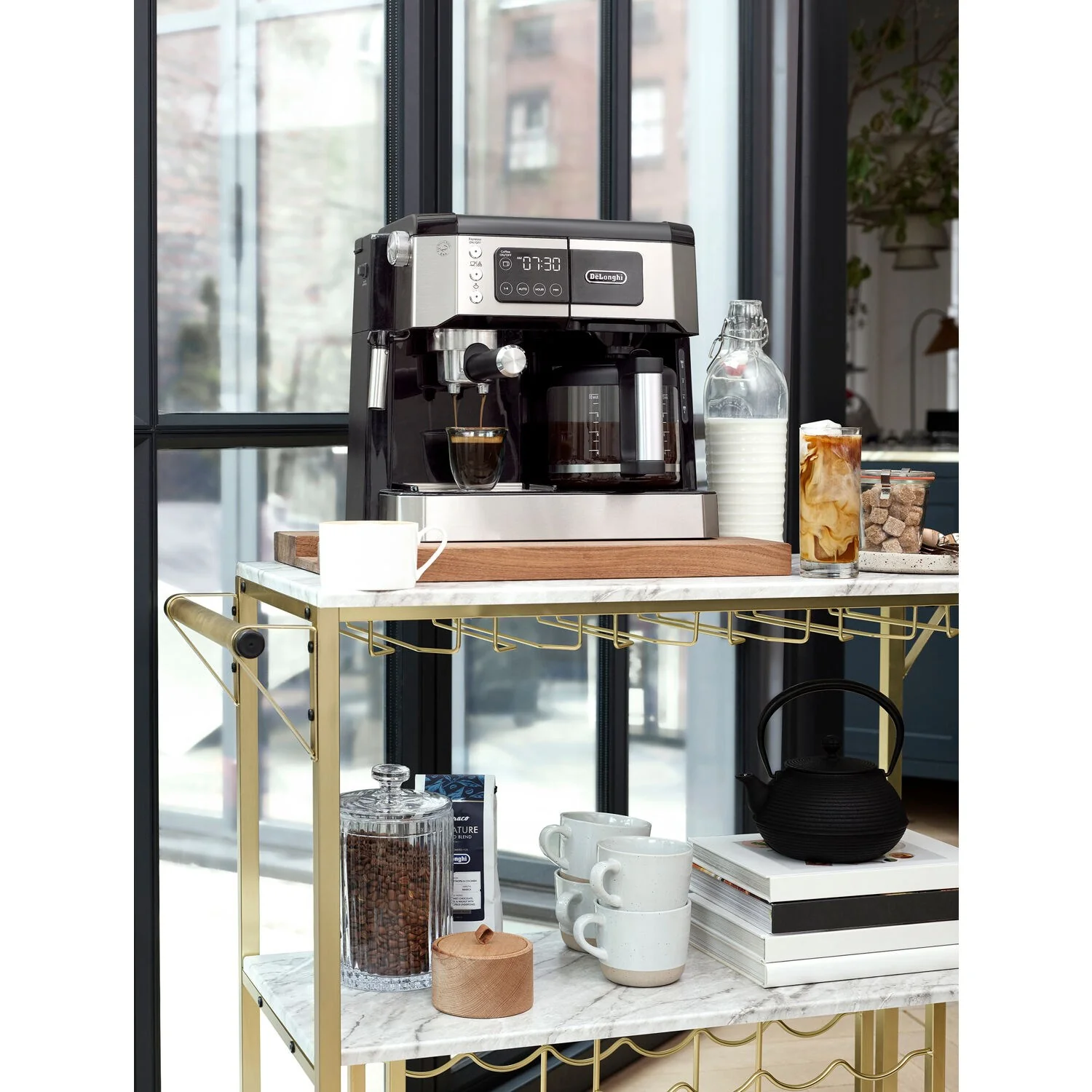 De'Longhi Digital Combination Espresso & Drip Coffee Machine with Manual Steam Wand (COM530M) - Image 5
