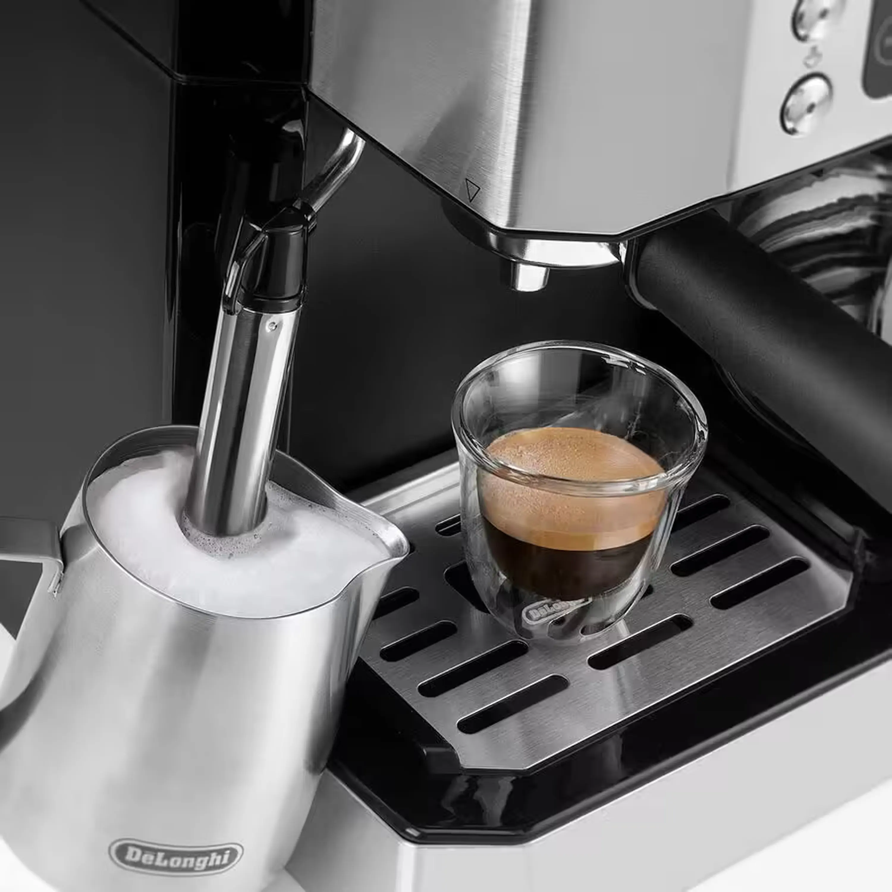 De'Longhi Digital Combination Espresso & Drip Coffee Machine with Manual Steam Wand (COM530M) - Image 7