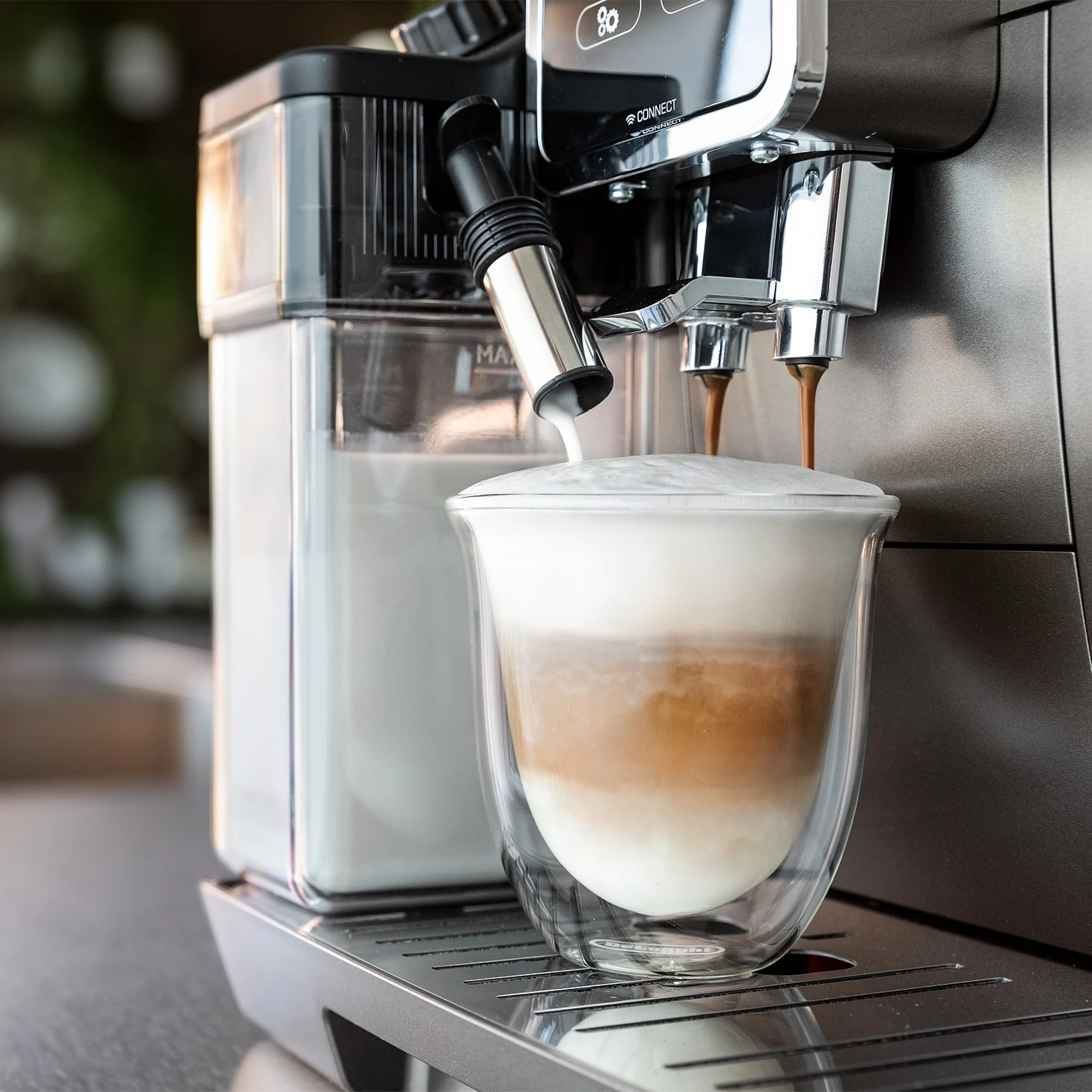 De'Longhi Dinamica Plus, Smart Coffee and Espresso Super Automatic Machine with Coffee Link Connectivity App and Automatic Milk Frother in Titanium (ECAM37095TI) - Image 6