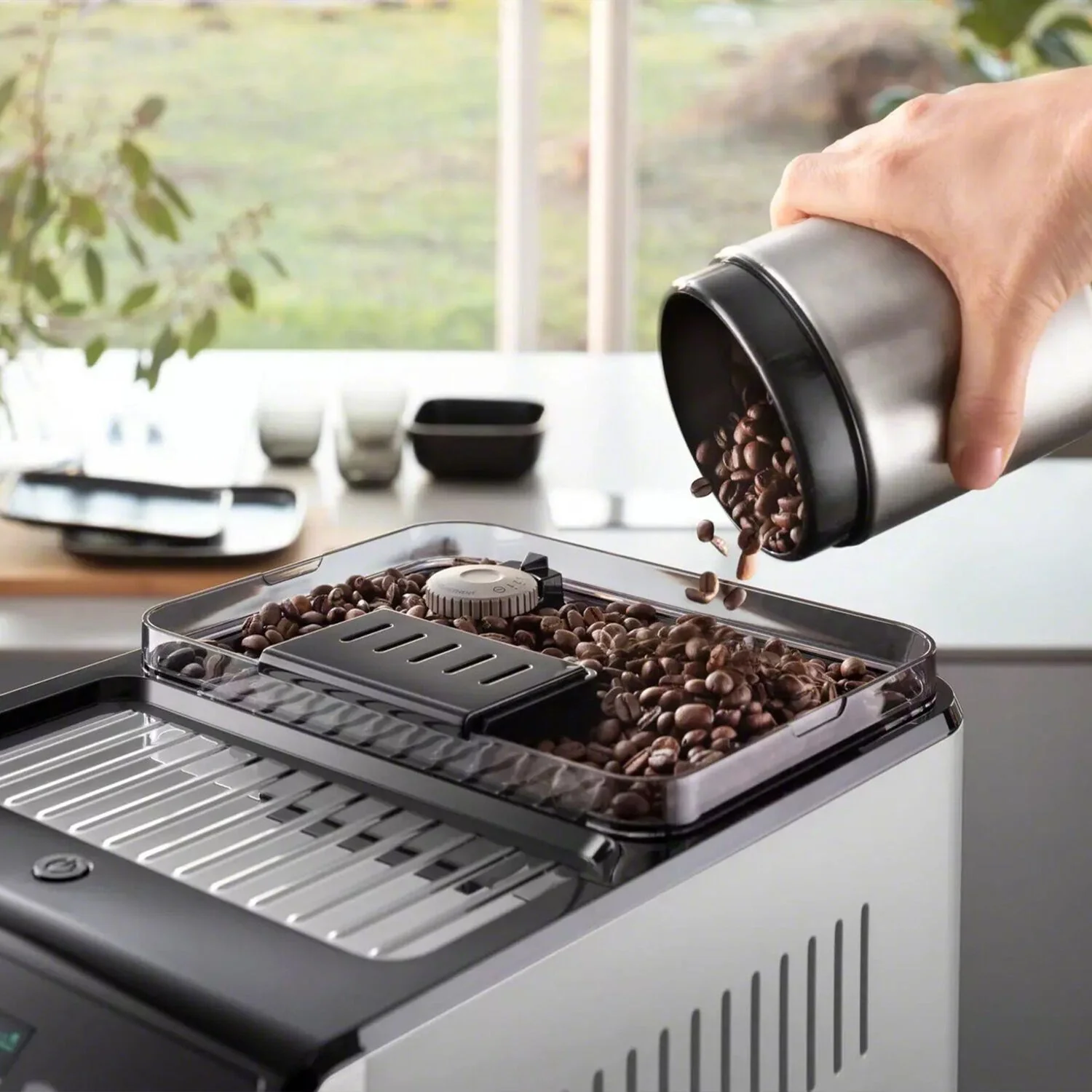 De'Longhi Eletta Explore Fully Automatic Espresso Machine with Cold Brew (ECAM45086S) - Image 18