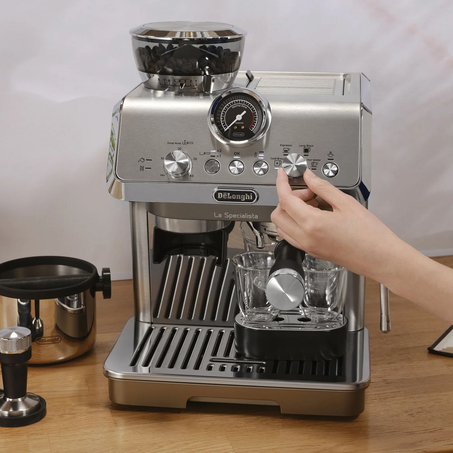De'Longhi La Specialista Arte Evo Espresso Machine with Cold Brew in Silver (EC9255M) - Image 3
