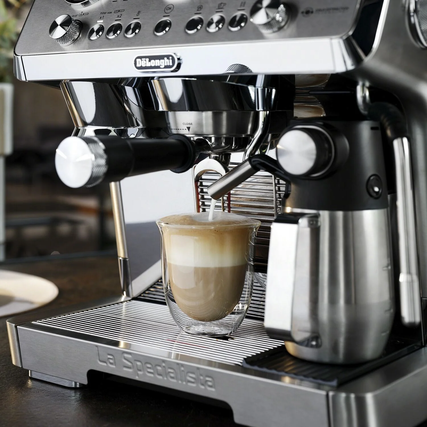 De'Longhi La Specialista Maestro Espresso Machine with LatteCrema in Stainless Steel (EC9885M) - Image 14