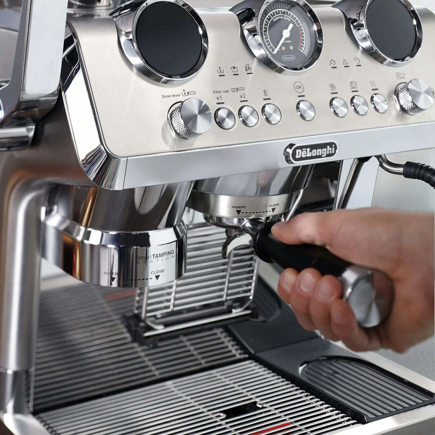 De'Longhi La Specialista Maestro Espresso Machine with LatteCrema in Stainless Steel (EC9885M) - Image 7