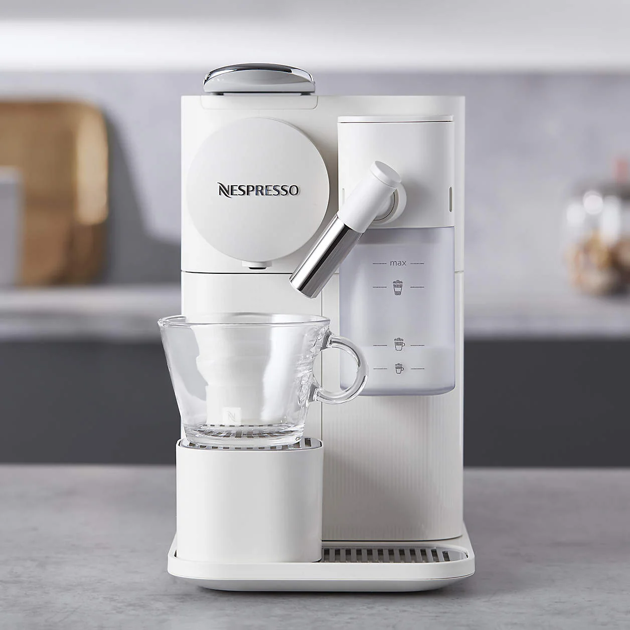 De'Longhi Nespresso Lattissima One Single Serve Coffee Machine in White (EN510W) - Image 3