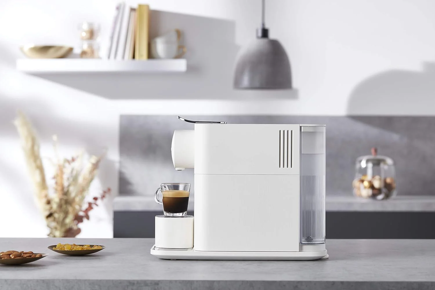 De'Longhi Nespresso Lattissima One Single Serve Coffee Machine in White (EN510W) - Image 7