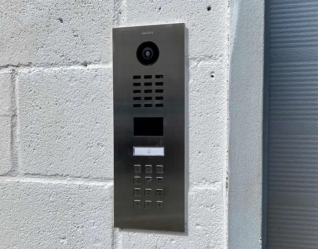 DoorBird D2101KV IP Video Intercom, 1 Call Button in Brass - Image 6