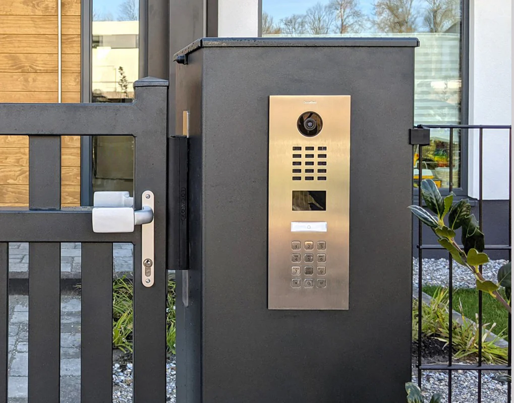 DoorBird D2101KV IP Video Intercom, 1 Call Button in Cement Grey, RAL 7033 - Image 2