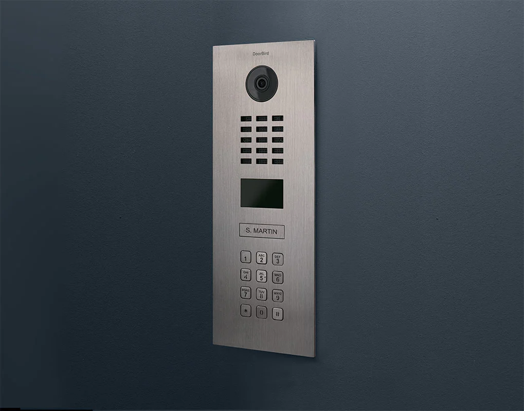 DoorBird D2101KV IP Video Intercom, 1 Call Button in Flame Red, RAL 3000 - Image 3