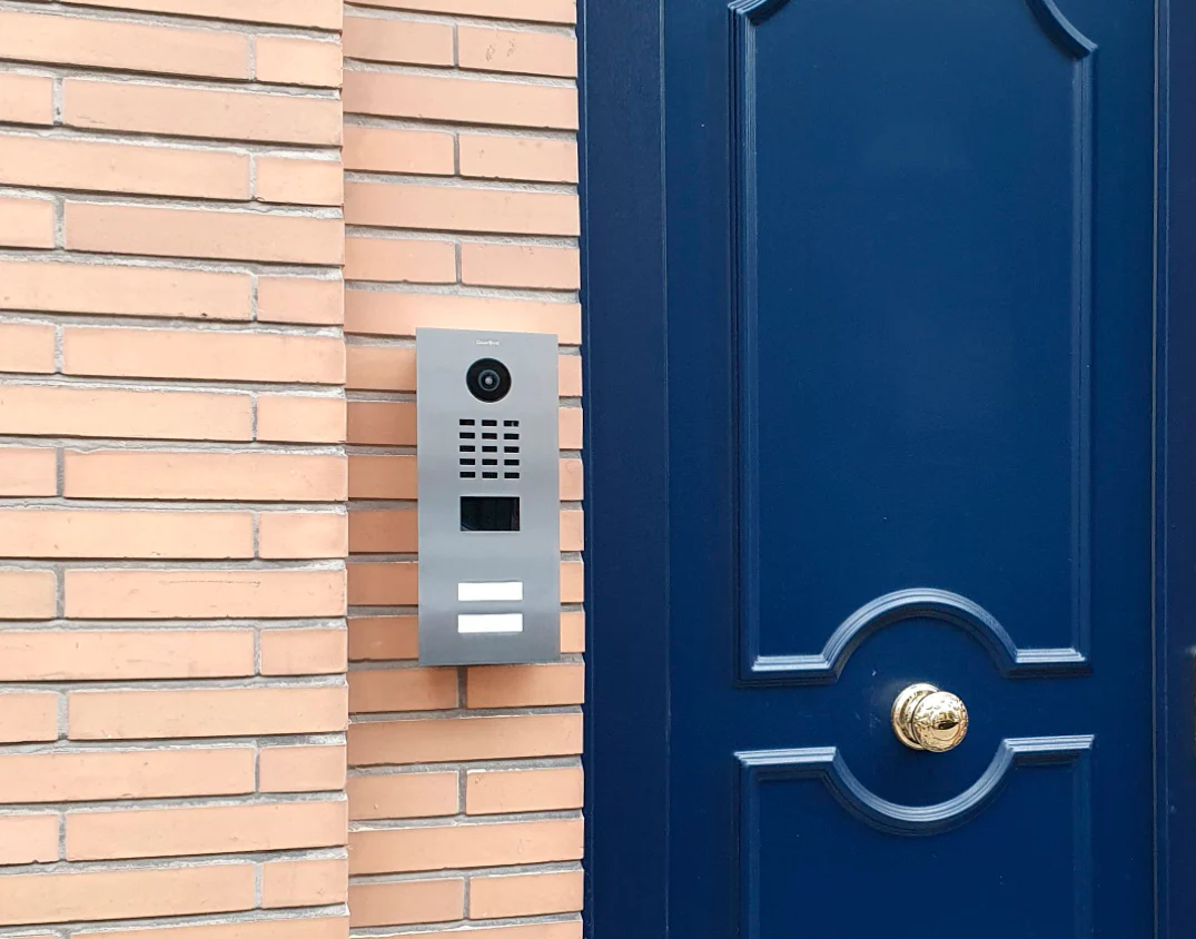 DoorBird D2102V IP Video Door Station, 2 Call Buttons in Real Burnished Brass - Image 3