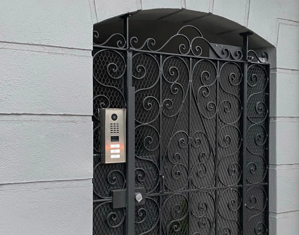 DoorBird D2103V IP Video Door Station, 3 Call Button in Real Burnished Brass - Image 3
