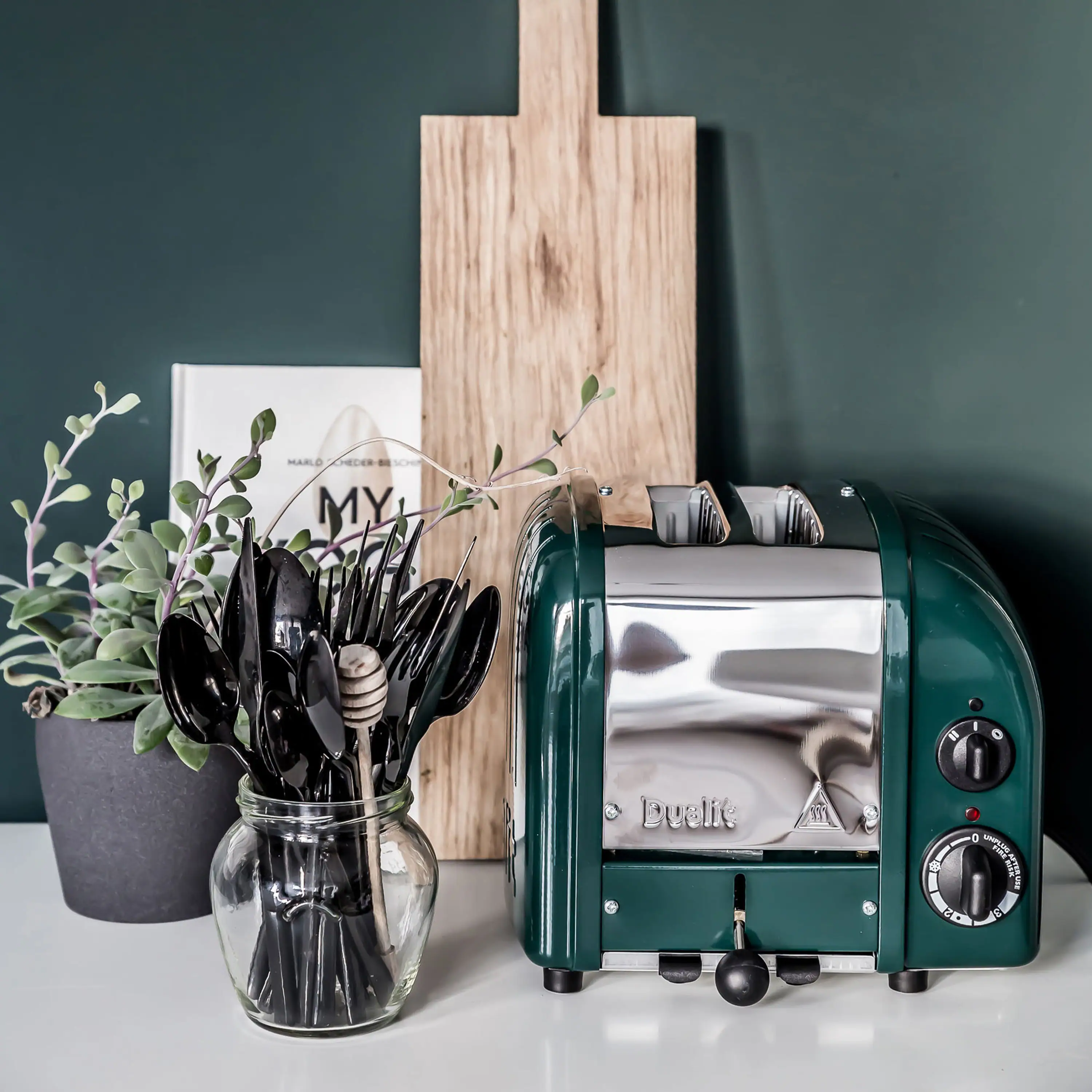 Dualit 2 Slice NewGen Toaster in Evergreen (27550) - Image 3