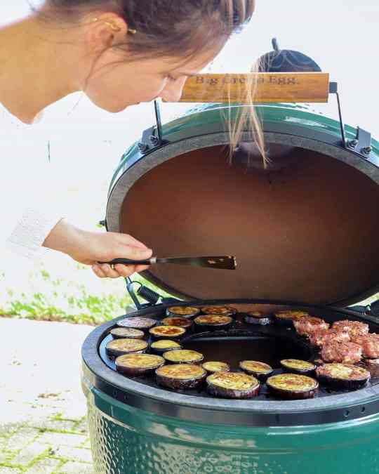Arteflame Flat Top Griddle Grill For Green Egg - Image 3