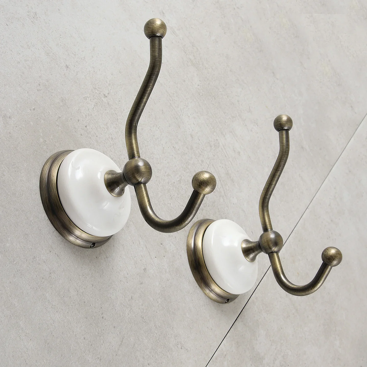 Kingston Brass Victorian 2-Piece Robe Hook, Antique Brass (BAK1117AB) - Image 2