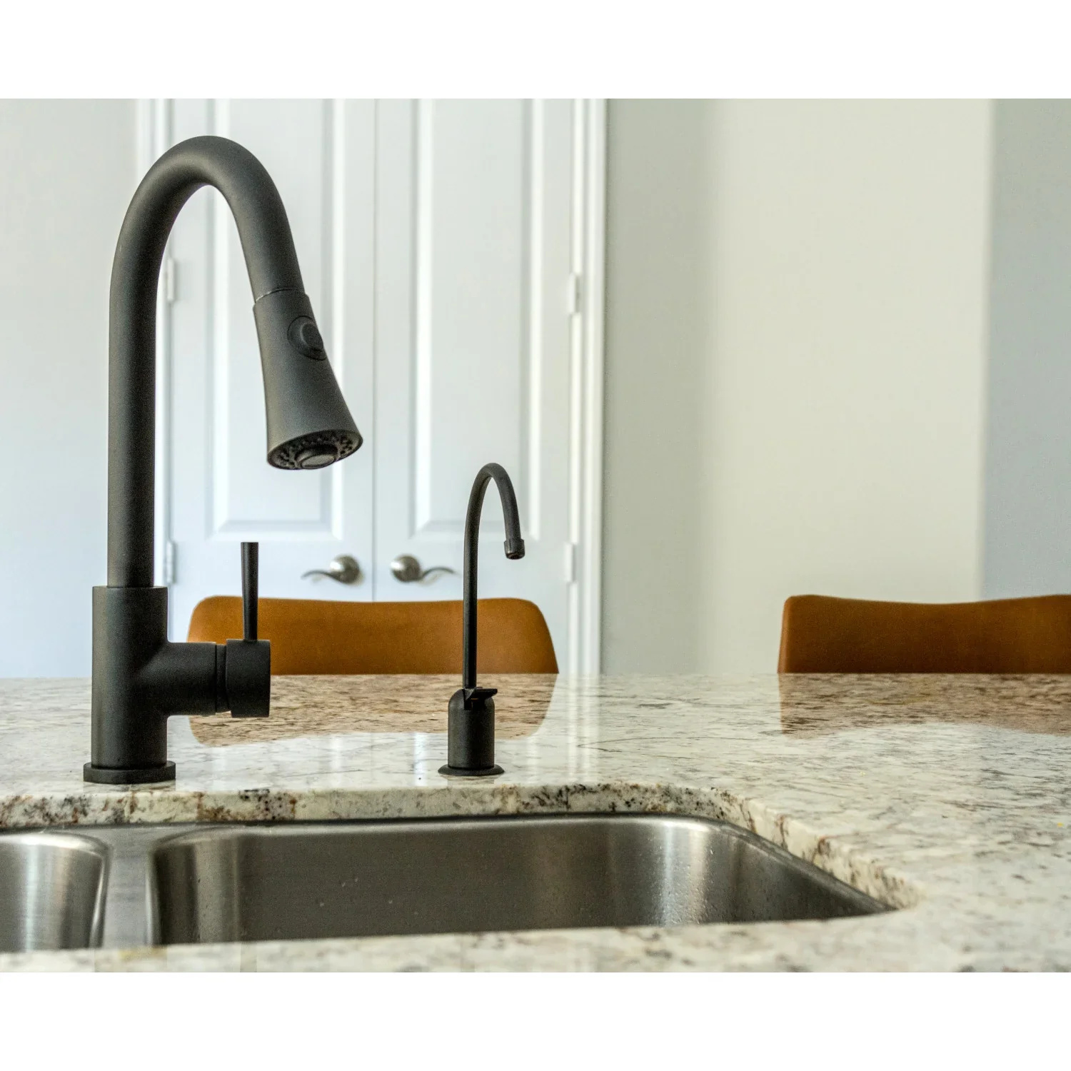 Kingston Brass Gourmetier Concord Single-Handle Pull-Down Kitchen Faucet, Matte Black (LS8720DL) - Image 11