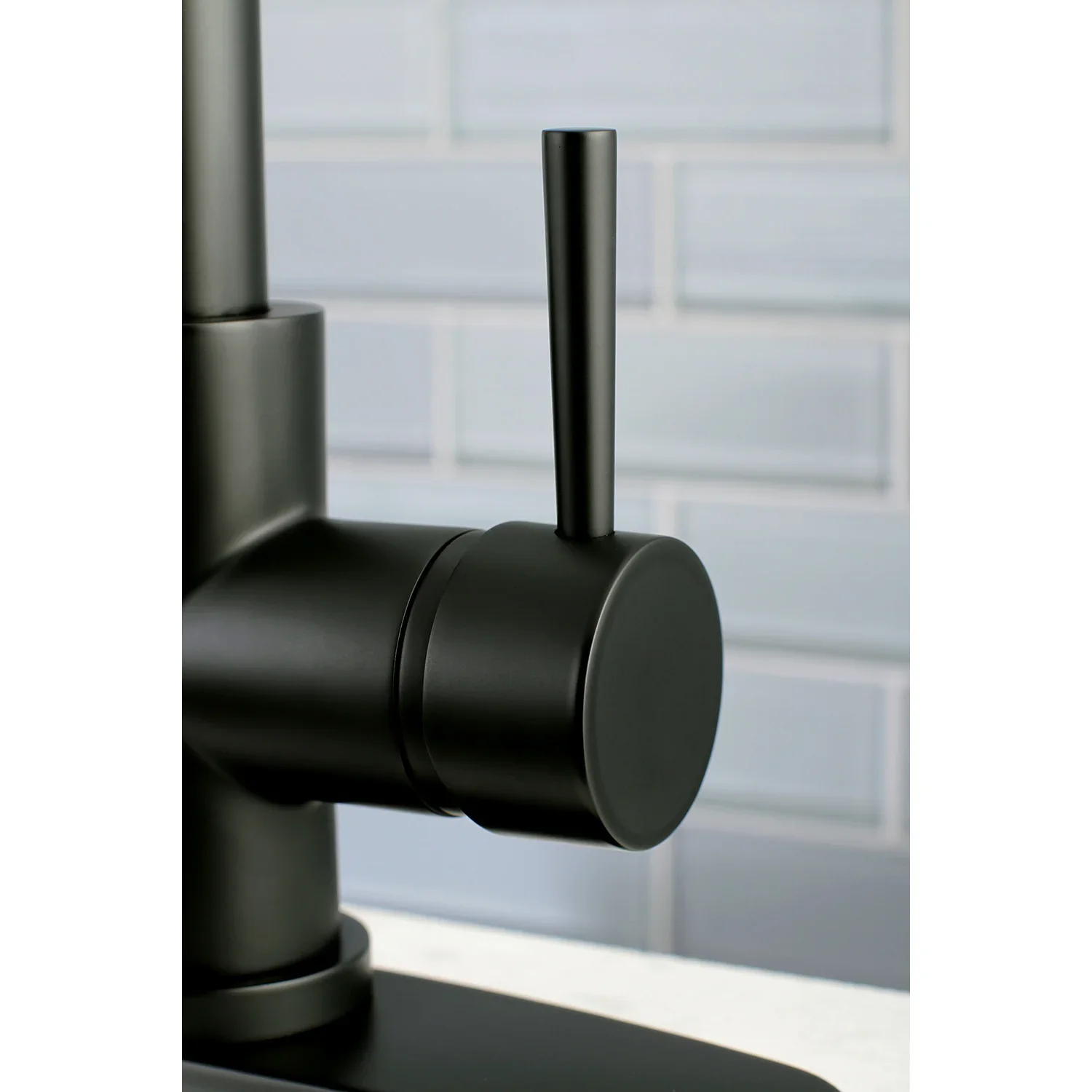 Kingston Brass Gourmetier Concord Single-Handle Pull-Down Kitchen Faucet, Matte Black (LS8720DL) - Image 4
