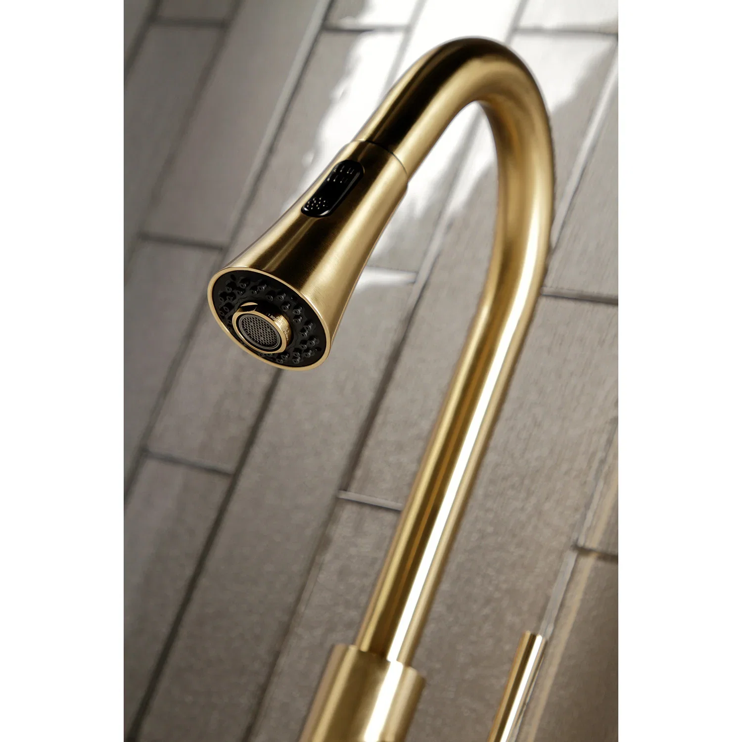 Kingston Brass Gourmetier Concord Single-Handle Pull-Down Kitchen Faucet, Brushed Brass (LS8723DL) - Image 3
