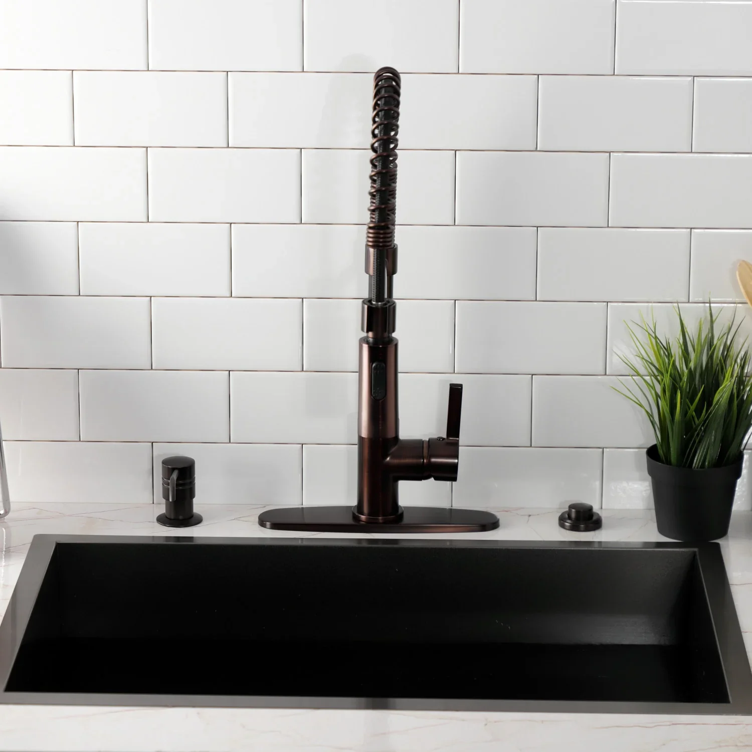 Kingston Brass Gourmetier Continental Single-Handle Deck-Mount Pre-Rinse Kitchen Faucet, Oil Rubbed Bronze (LS8775CTL) - Image 5