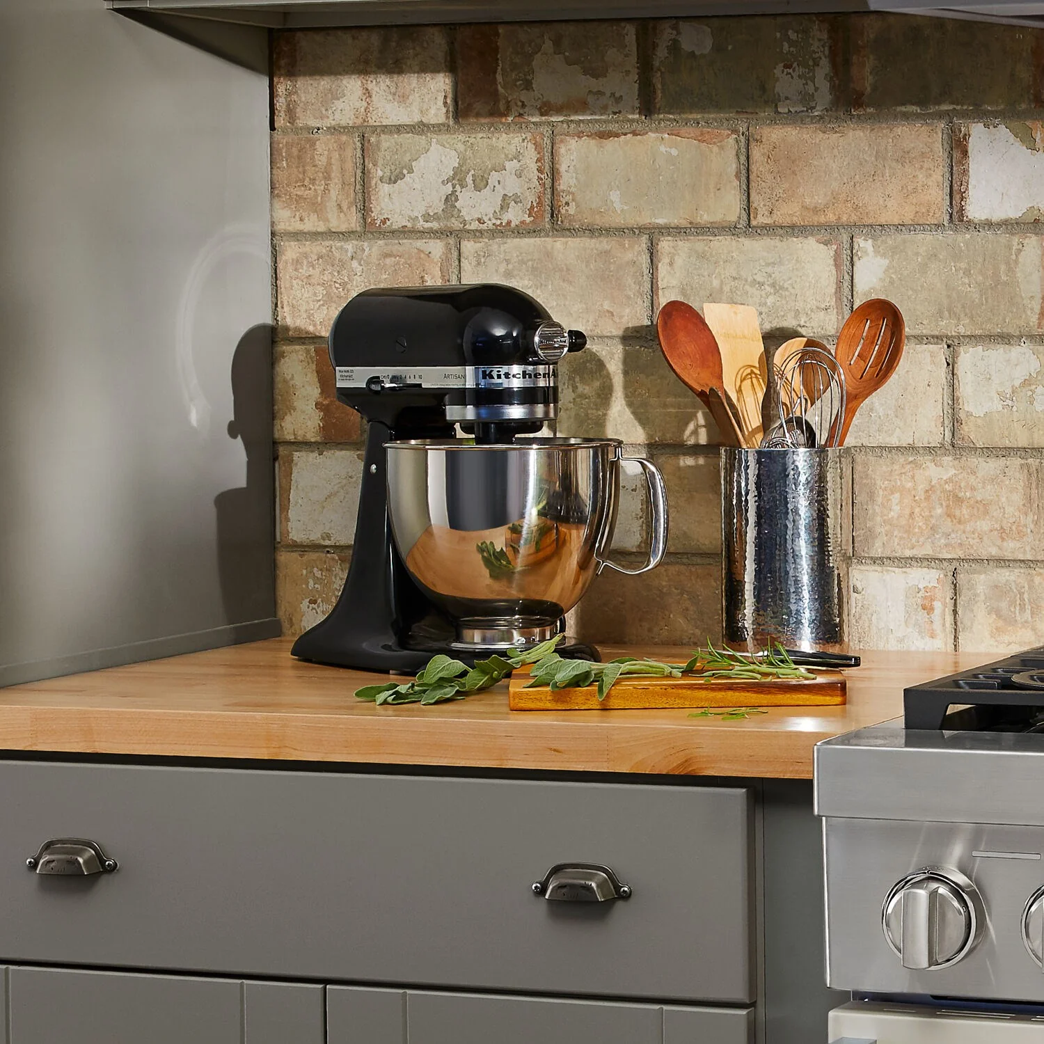 KitchenAid Artisan 5-Quart Tilt-Head Stand Mixer in Onyx Black (KSM150PSOB) - Image 3