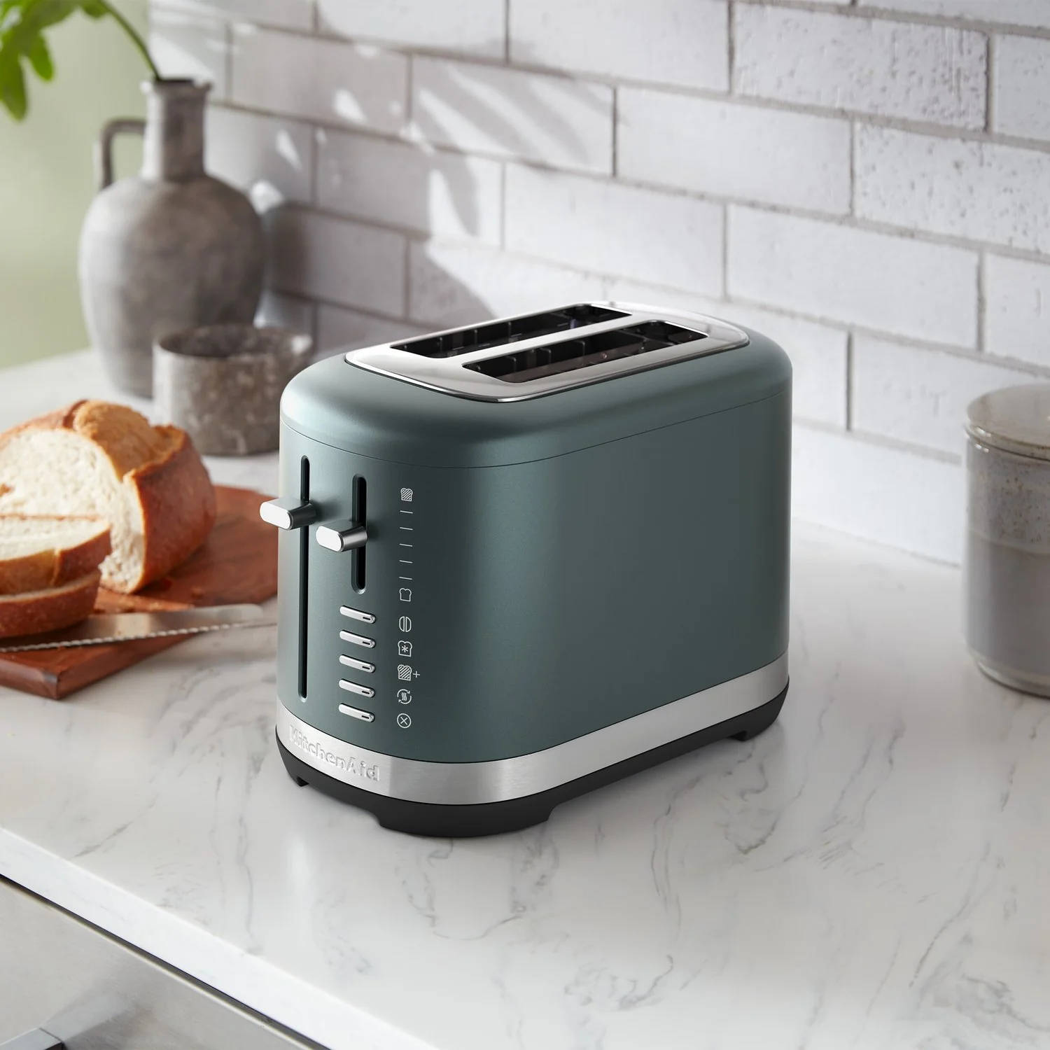 KitchenAid 2-Slice Toaster Toast, Bagel and Cancel Function in Juniper (KMT2109JP) - Image 4