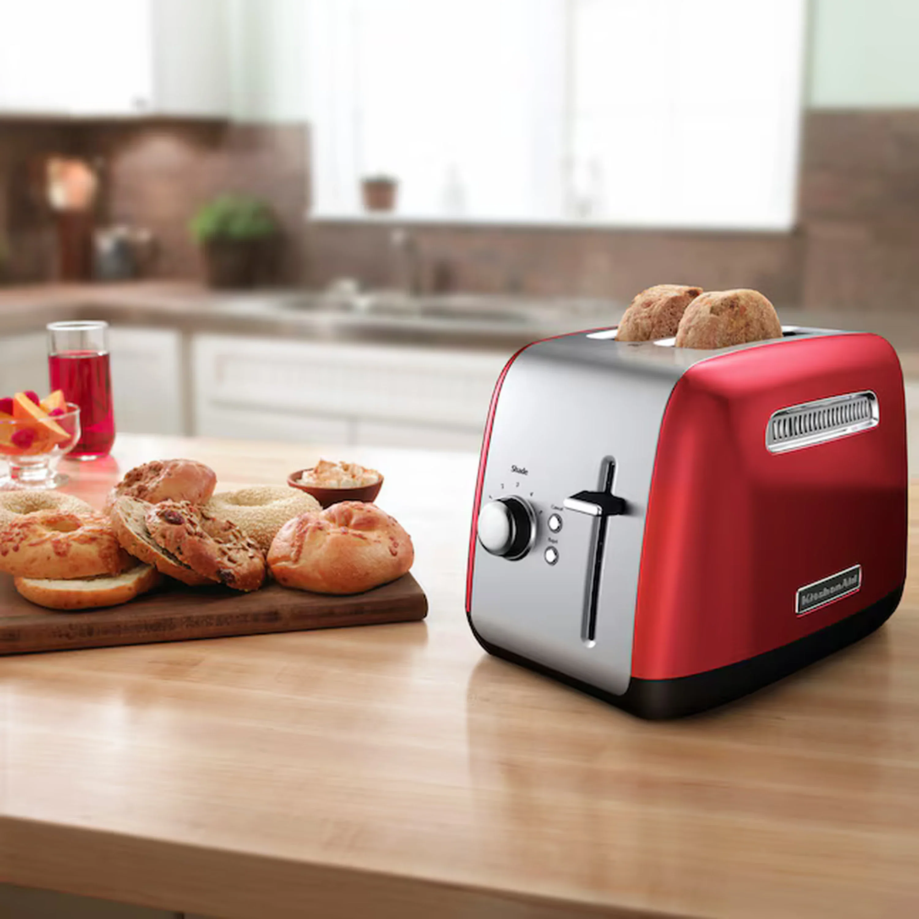 KitchenAid 2 Slice Toaster Toast with Manual Lift Lever in Empire Red (KMT2115ER) - Image 2