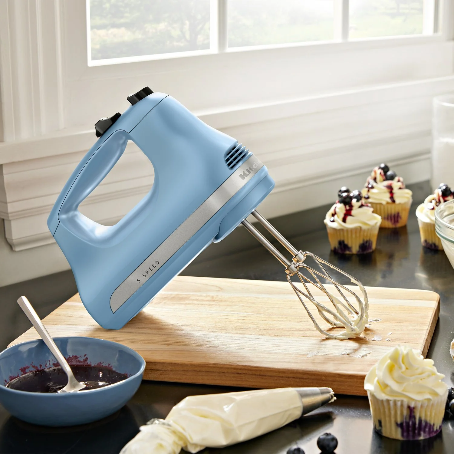 KitchenAid 5-Speed Ultra Power Hand Mixer in Blue Velvet (KHM512VB) - Image 2