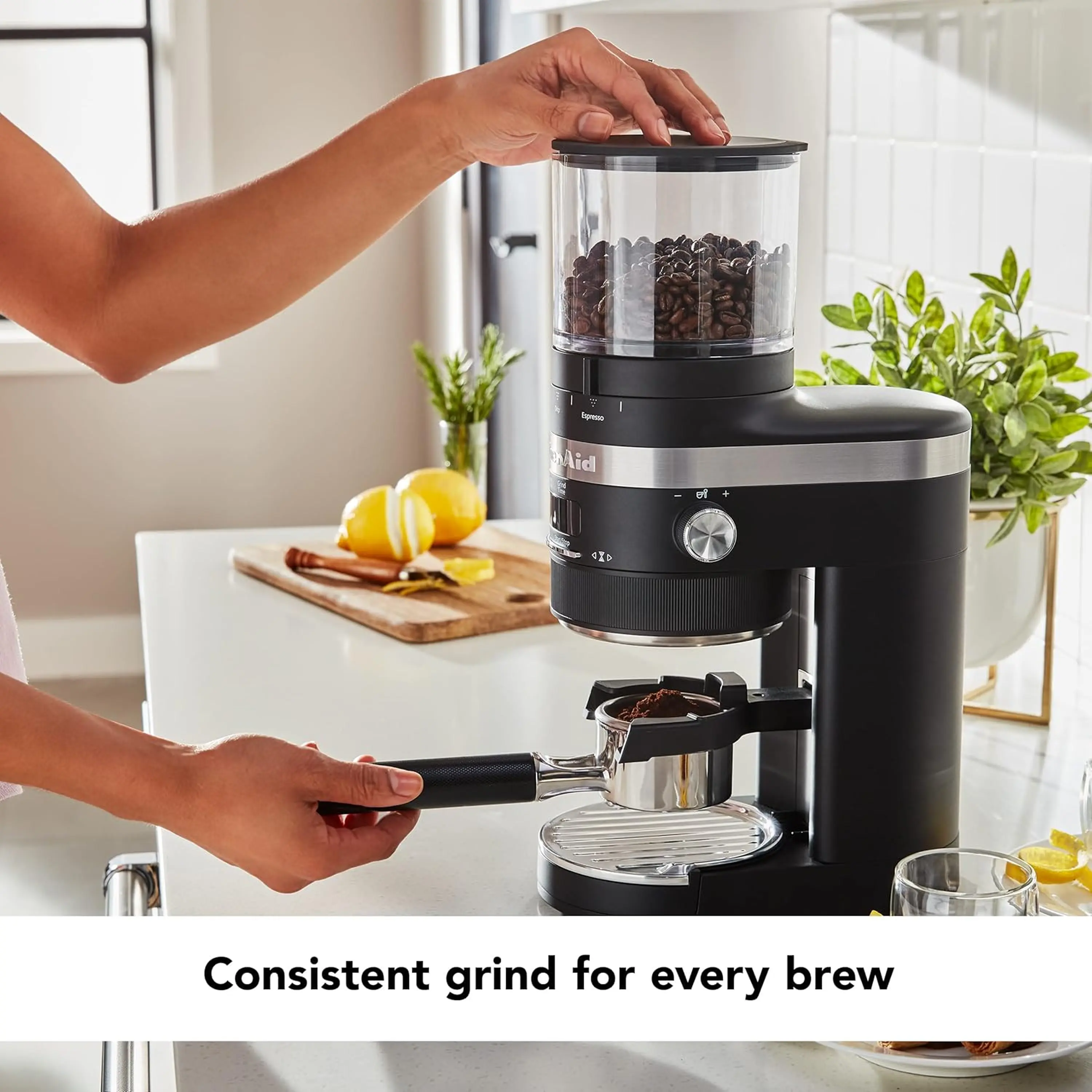 KitchenAid Burr Coffee Grinder in Black Matte (KCG8433BM) - Image 4