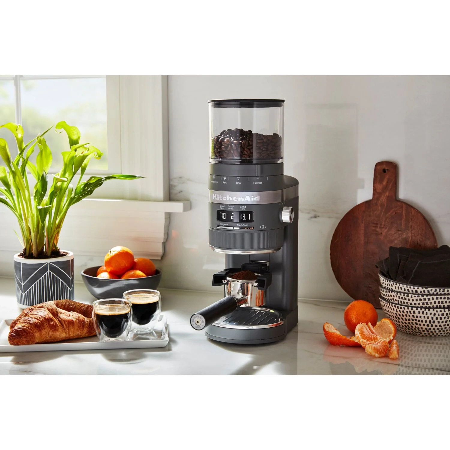 KitchenAid Burr Coffee Grinder in Charcoal Grey (KCG8433DG) - Image 3