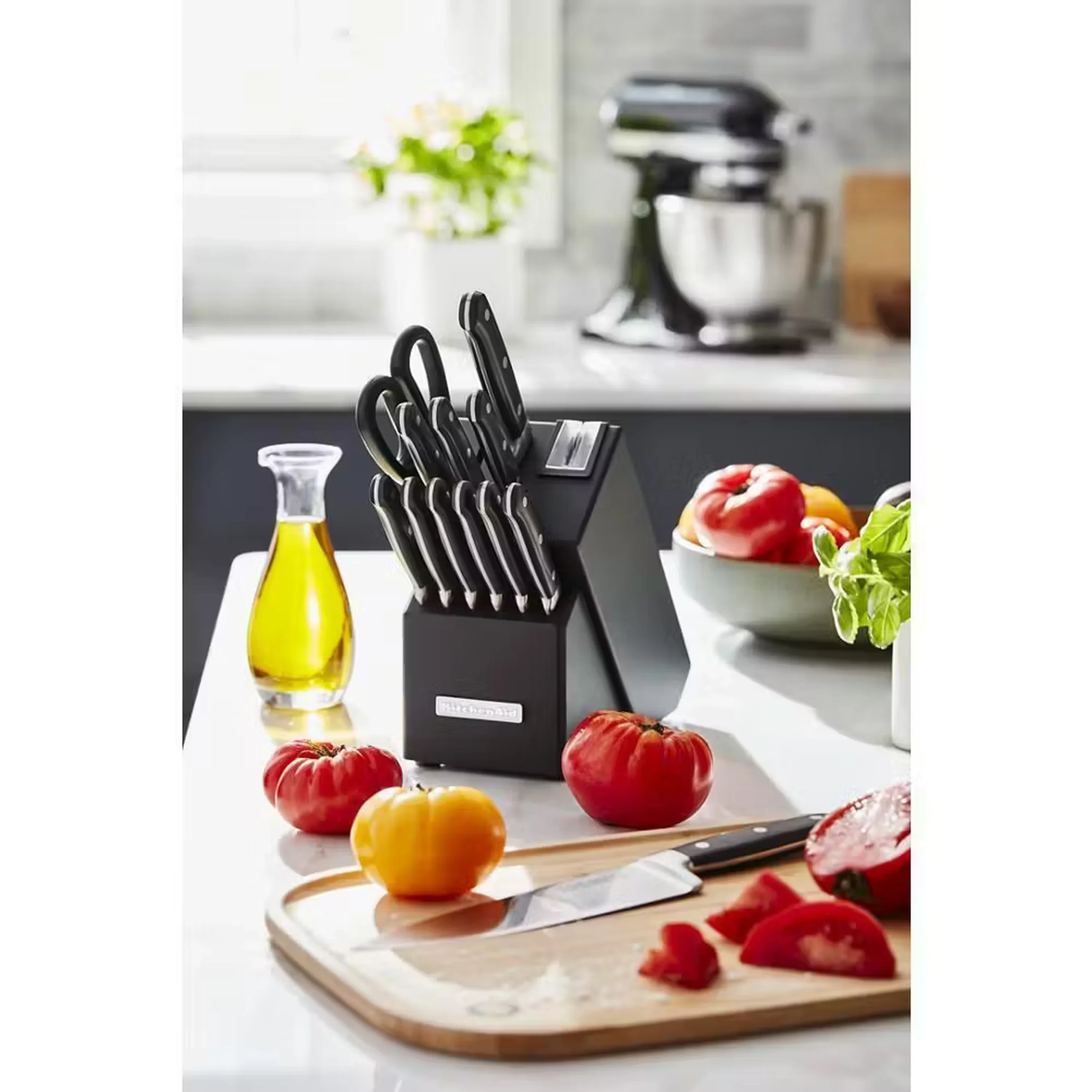 KitchenAid Classic Series 4.5 Quart Tilt-Head Stand Mixer in Onyx Black (K45SSOB) - Image 3