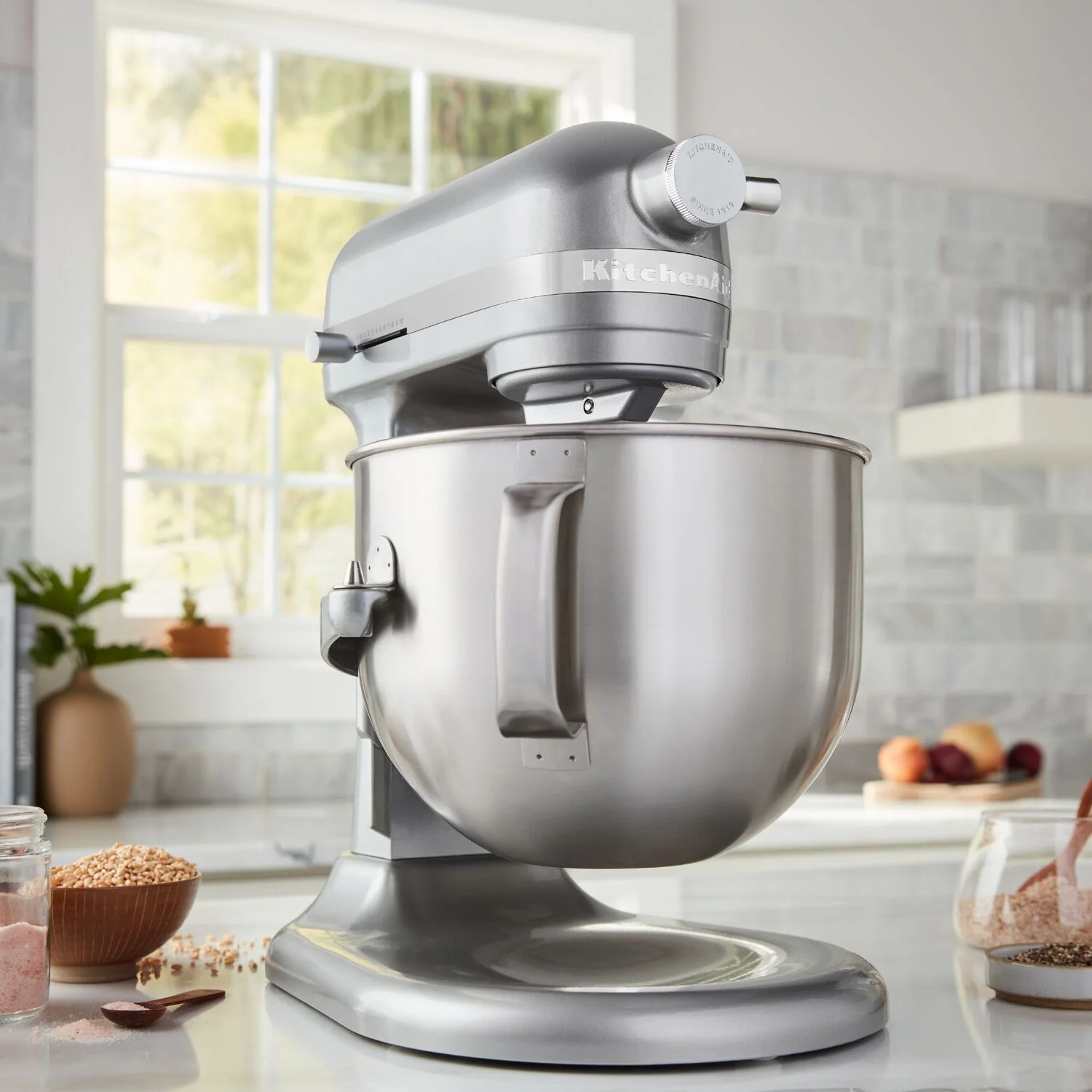 KitchenAid Stand Mixer, 7 Quart Bowl Lift, 11 Speeds in Contour Silver (KSM70SKXXCU) - Image 3