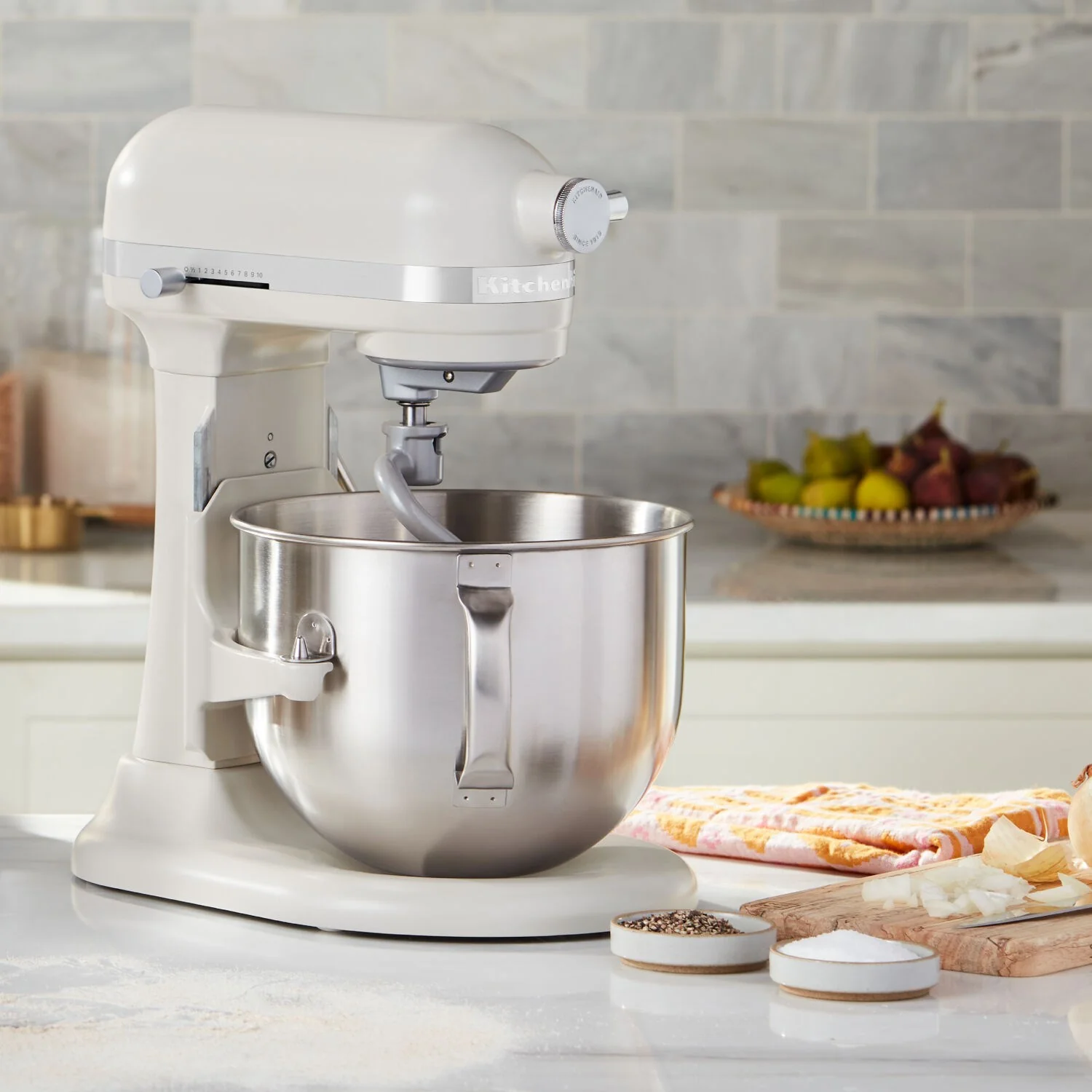 KitchenAid Stand Mixer, 7 Quart Bowl Lift, 11 Speeds in Milkshake (KSM70SKXXMH) - Image 2