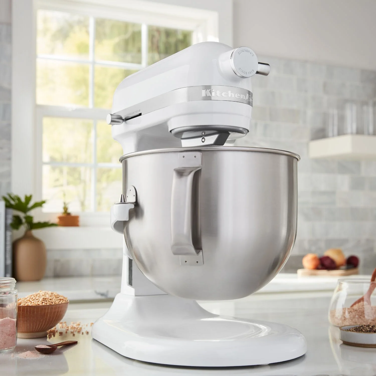 KitchenAid Stand Mixer, 7 Quart Bowl Lift, 11 Speeds in White (KSM70SKXXWH) - Image 4
