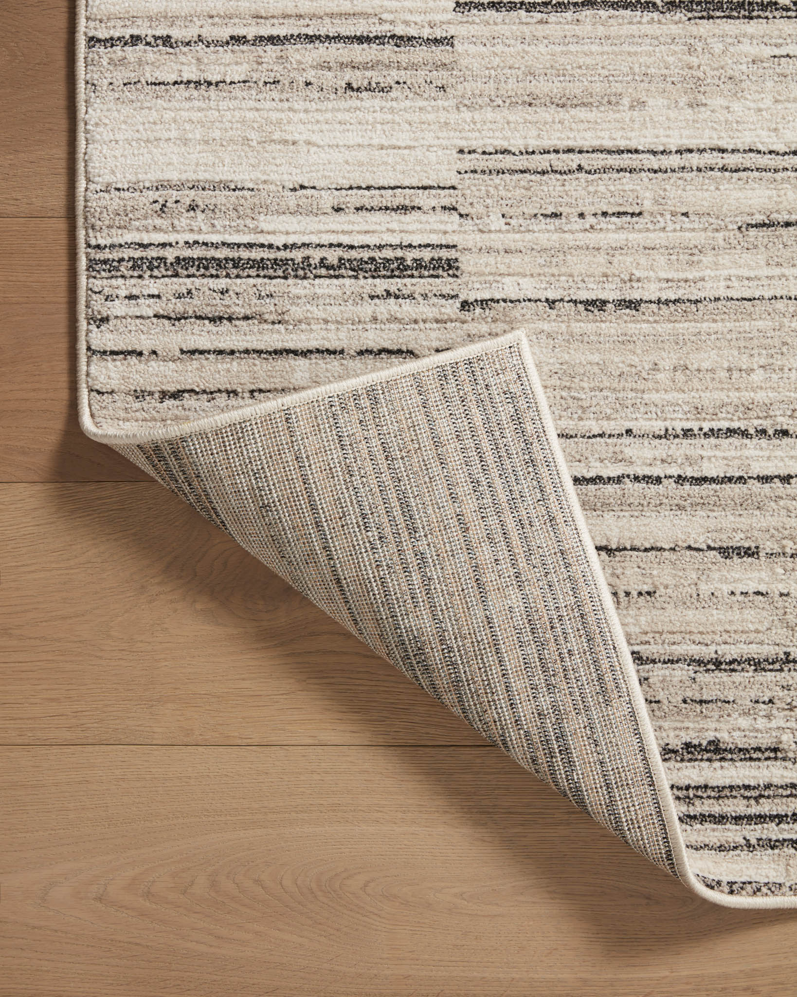 Loloi II Accent Rug 4' x 6' in Charcoal and Sand (DAR-01) - Image 6