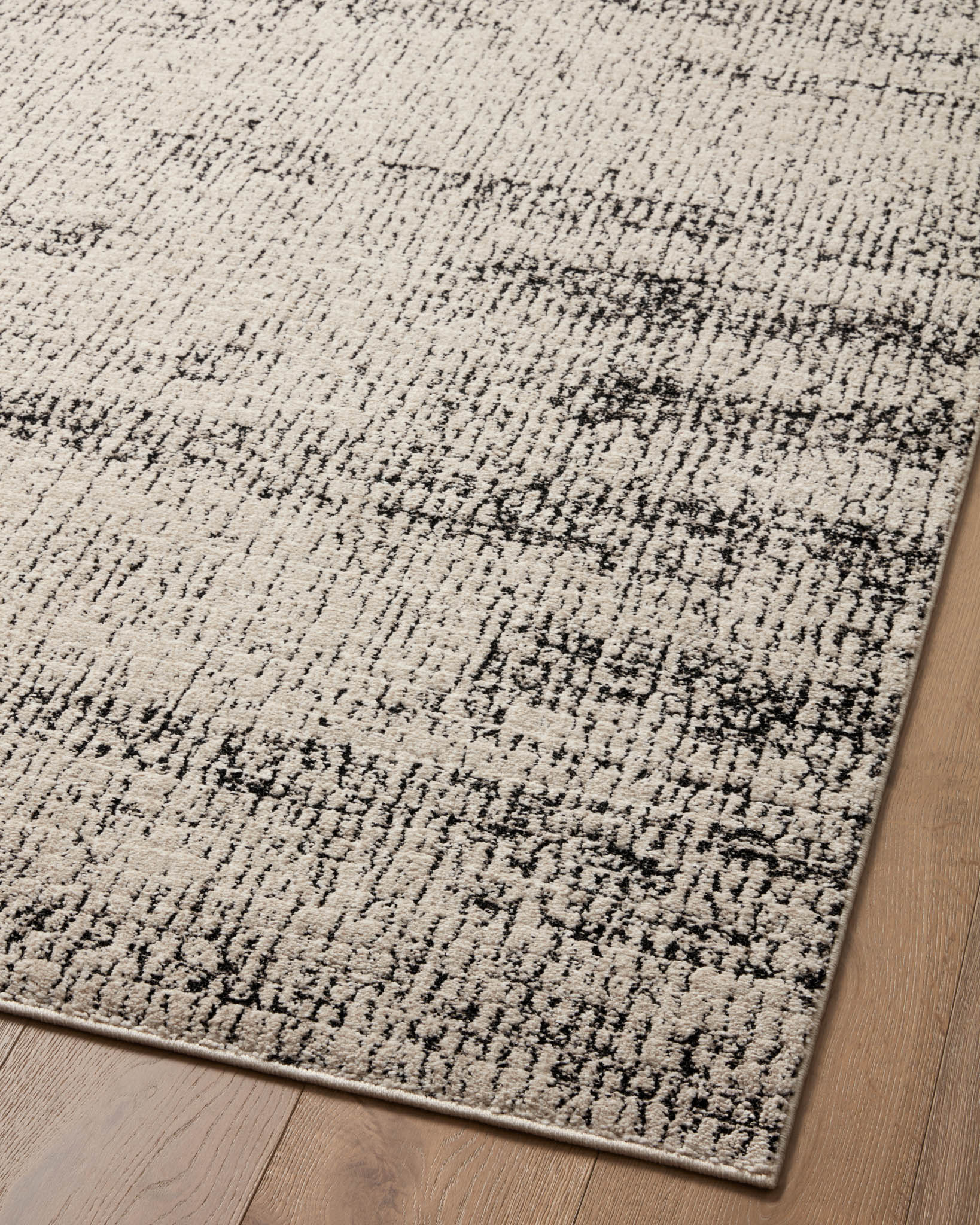 Loloi II Accent Rug 4' x 6' in Oatmeal and Charcoal (DAR-02) - Image 9