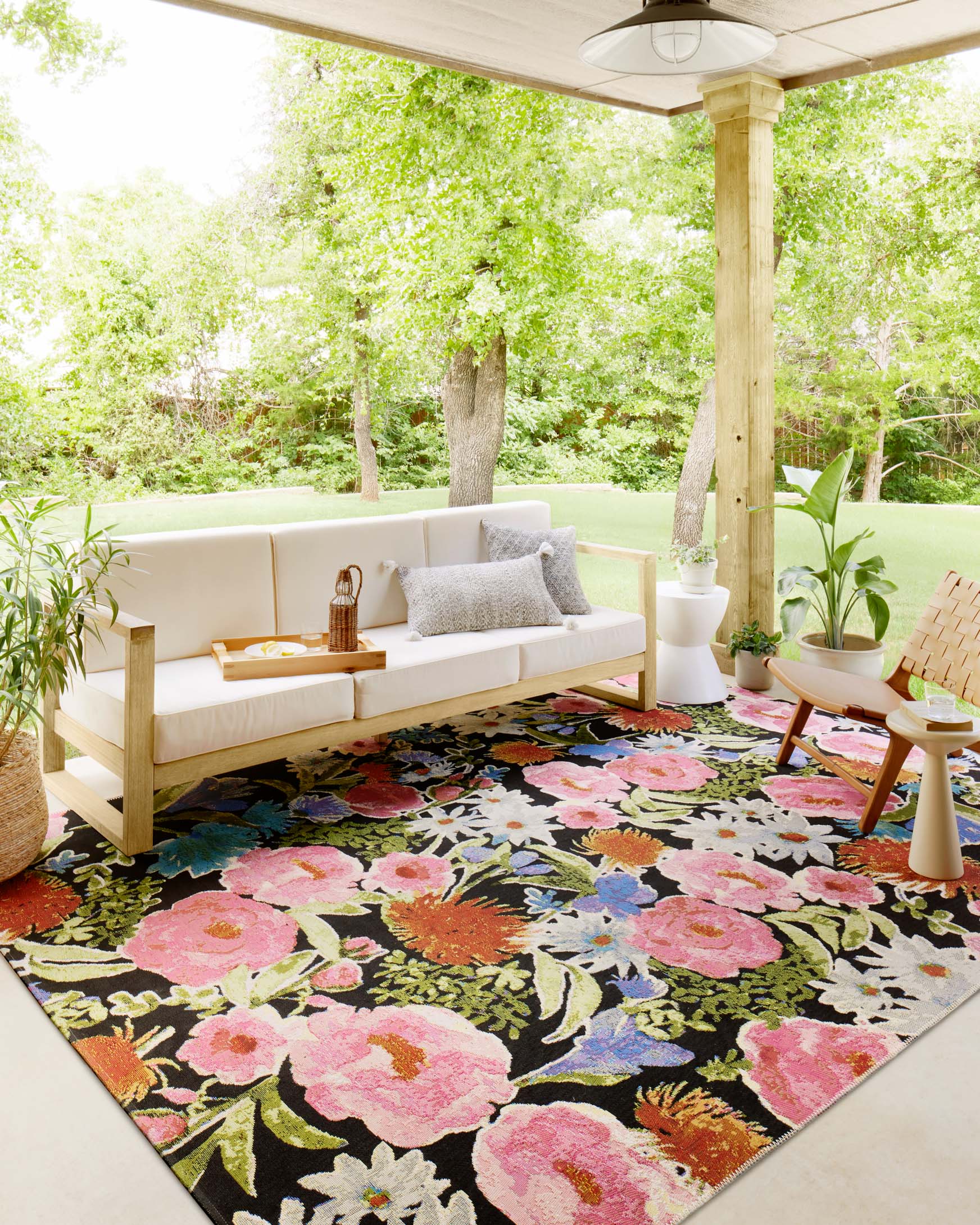 Loloi II Botanical Indoor/Outdoor Black 3' 11" x 5' 11" Accent Rug - Image 4