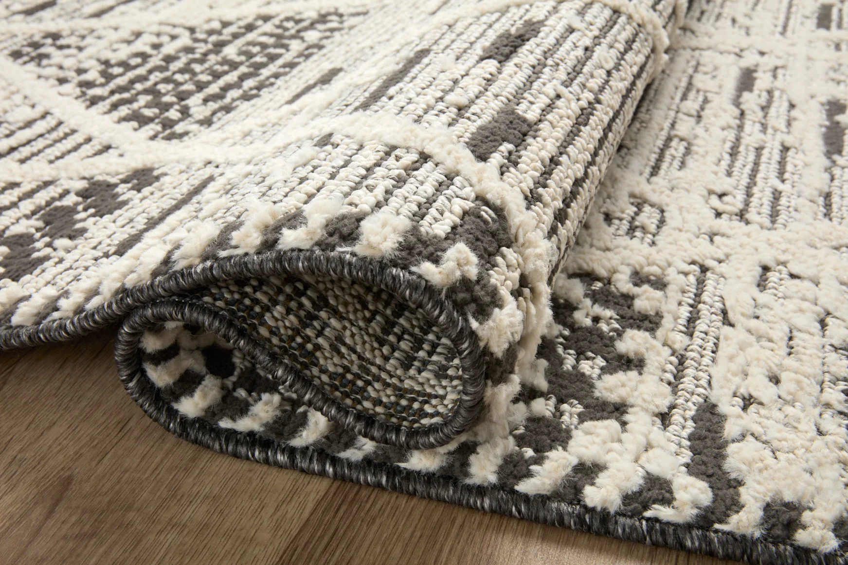 Loloi II Fabian Transitional Ivory and Charcoal 4' x 6' Accent Rug - Image 4