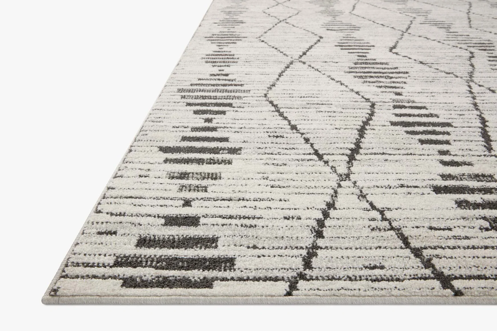Loloi Kamala Transitional in Charcoal and Dove 2' 3" x 3'10" Accent Rug (KAM-02) - Image 4